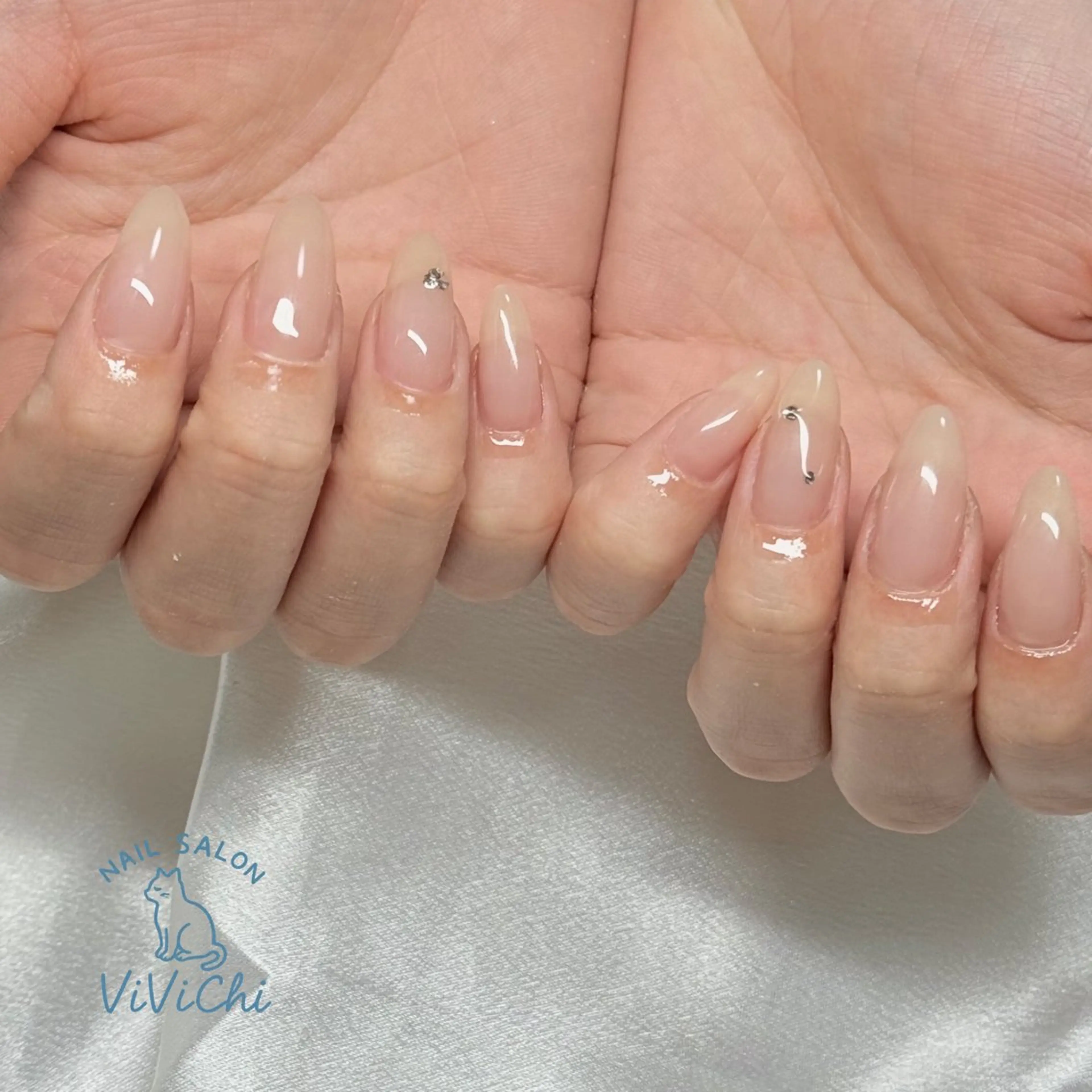 ネイル ハンドネイル ViViChi 梨帆のネイルデザイン