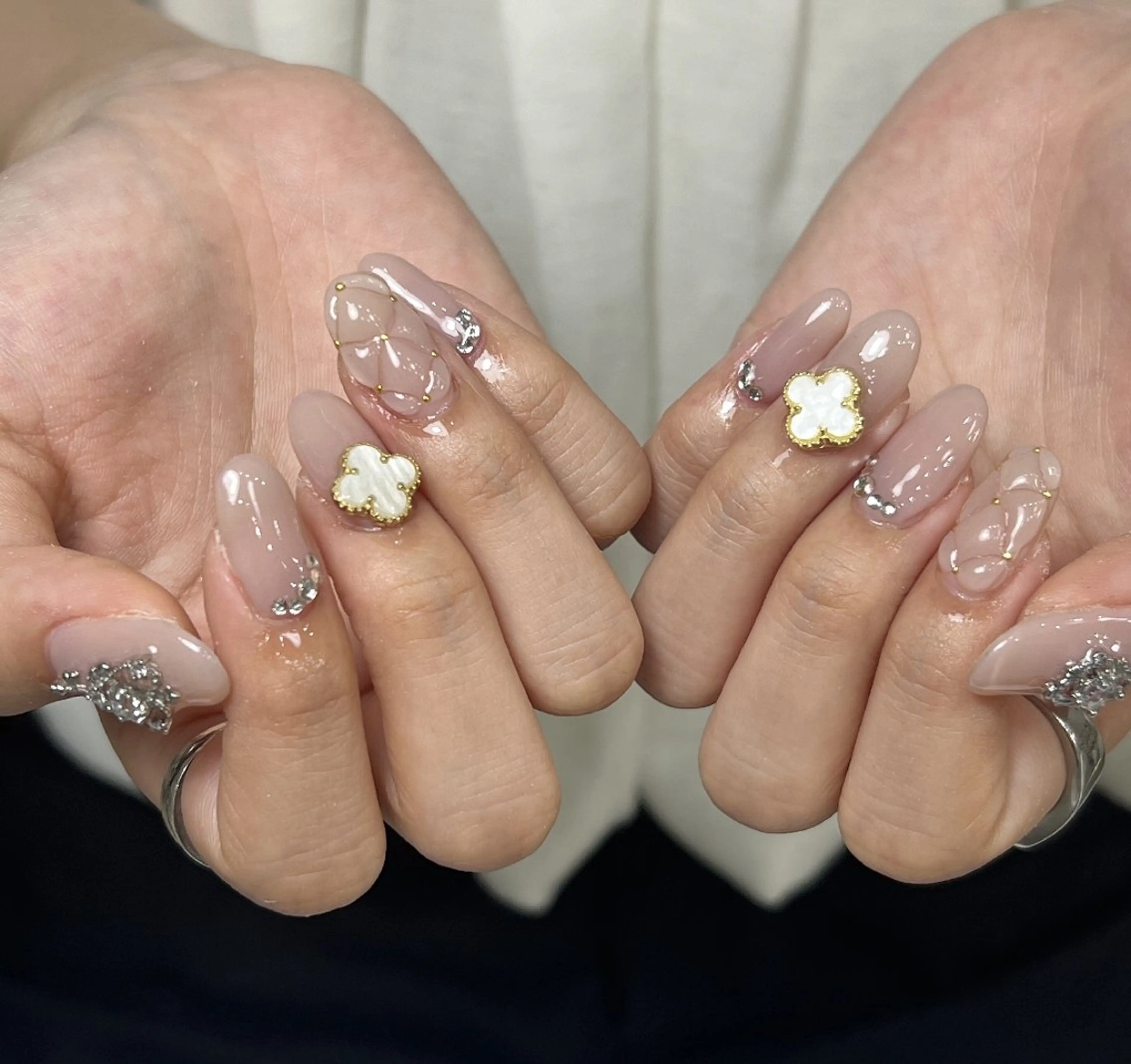 ネイル アートネイル フレンチネイル ジェルネイル ガーリー キラキラネイル ハンドネイル UM Nail Salonのネイルデザイン