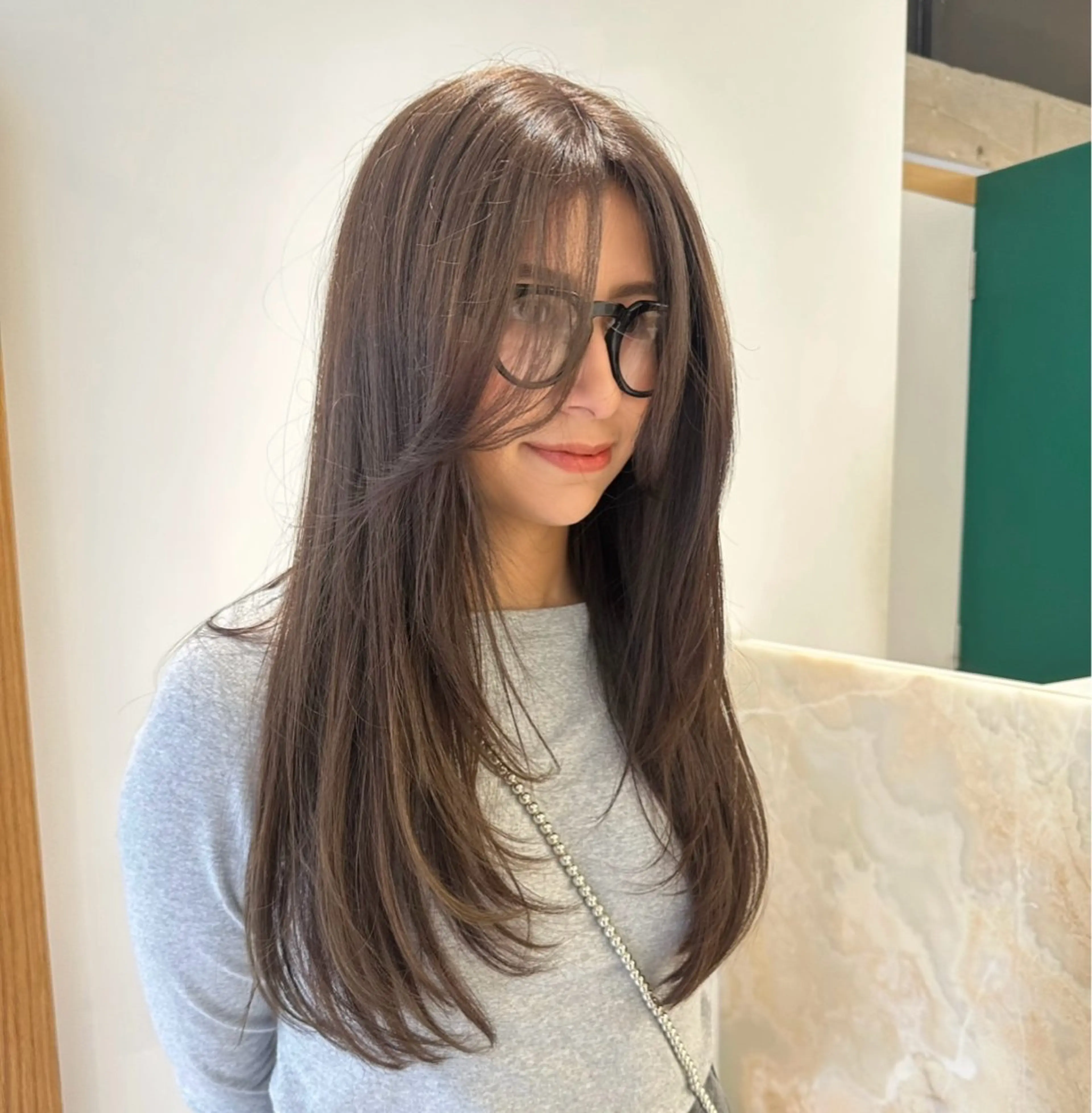 ロング カラー 顔まわりレイヤー 顔周りカット レイヤーカット カット ヘアカラー トリートメント ハイトーン/透け感 カラー🎀真香のヘアスタイル