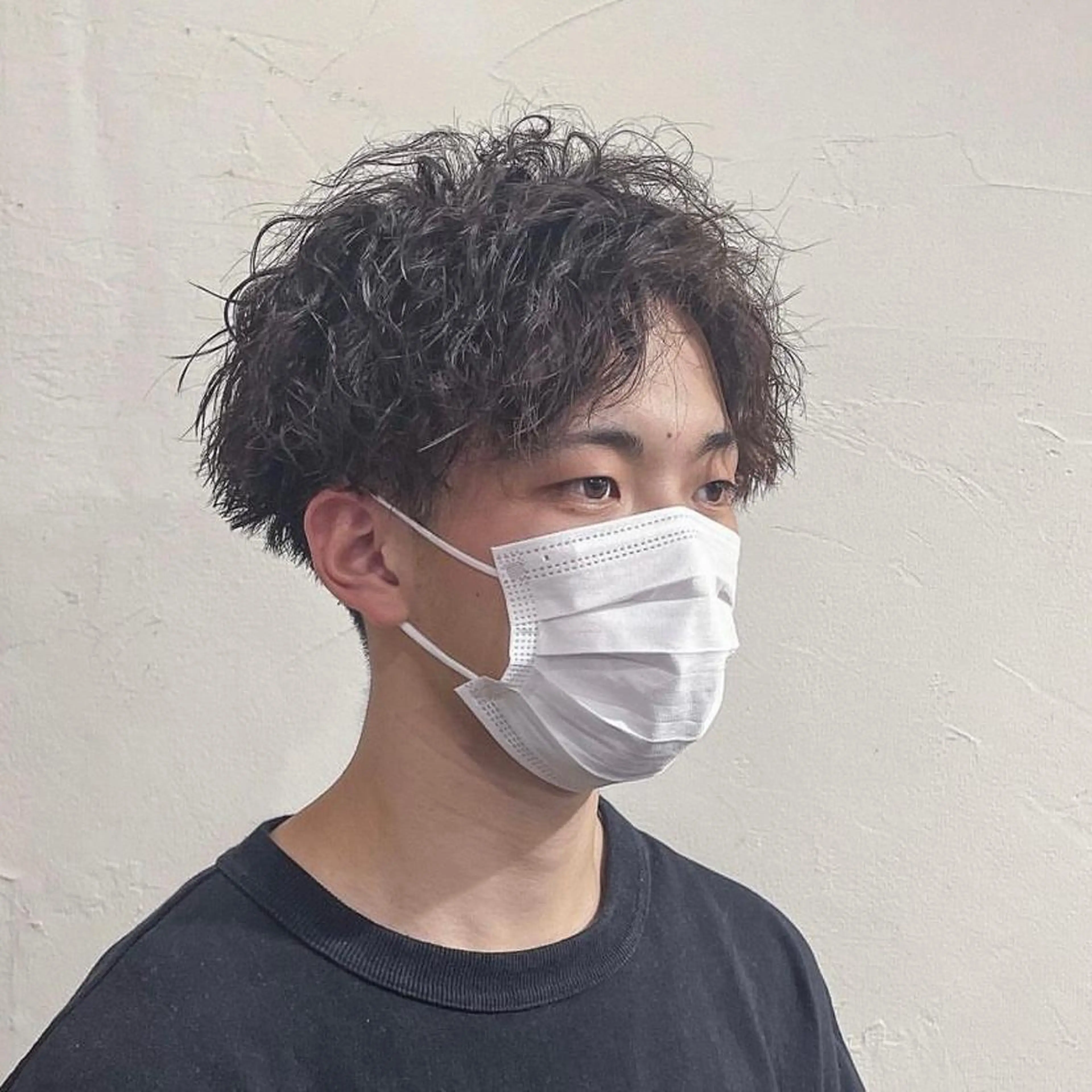 ショート パーマ メンズ メンズパーマ ツイストスパイラルパーマ ツーブロック 刈り上げ ショートヘア soin by poshのヘアスタイル