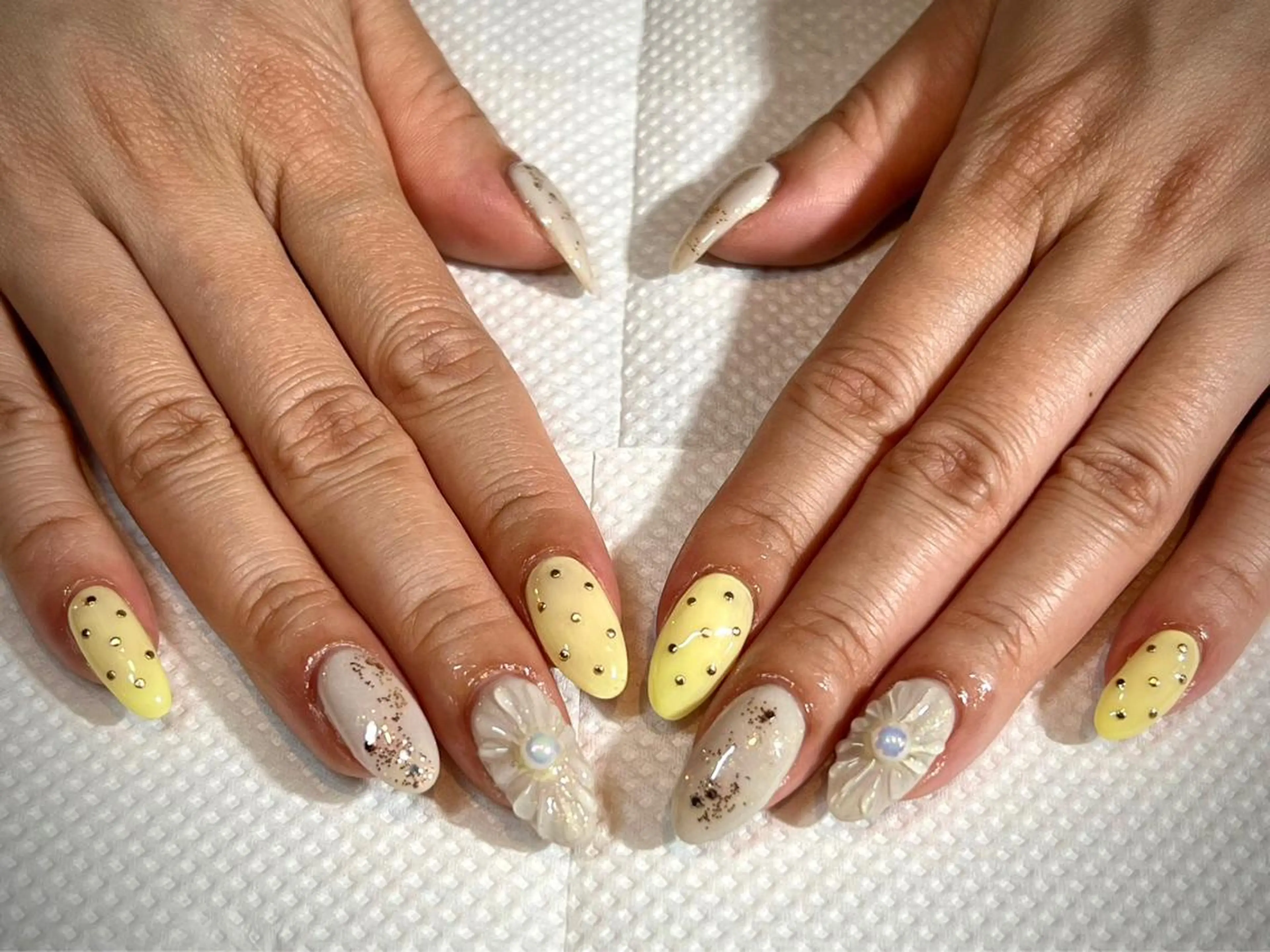 ネイル フラワーネイル ハンドネイル ハンドケア 廣瀬 真奈美のネイルデザイン