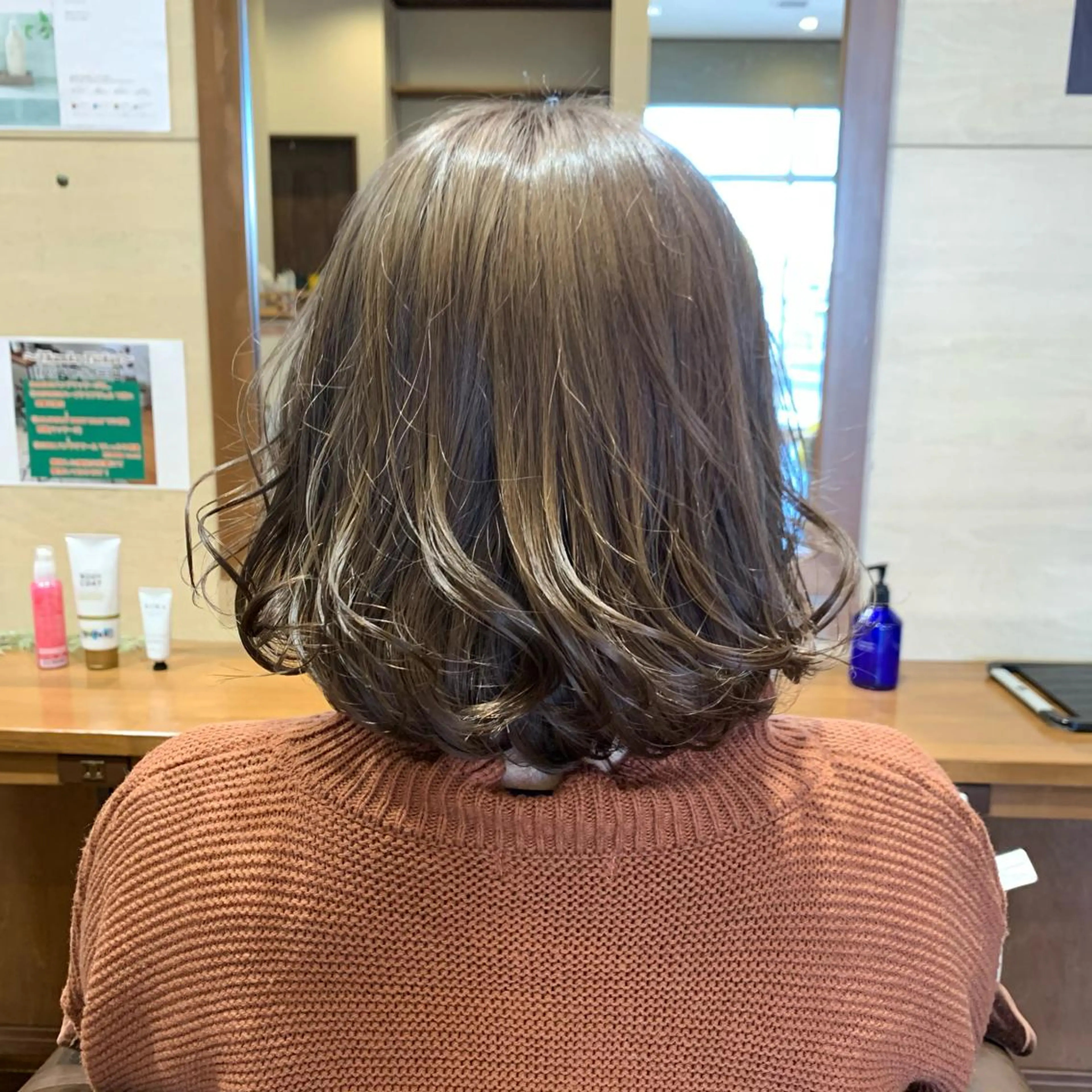 ショート タンバルモリ 石田 佳恋のヘアスタイル