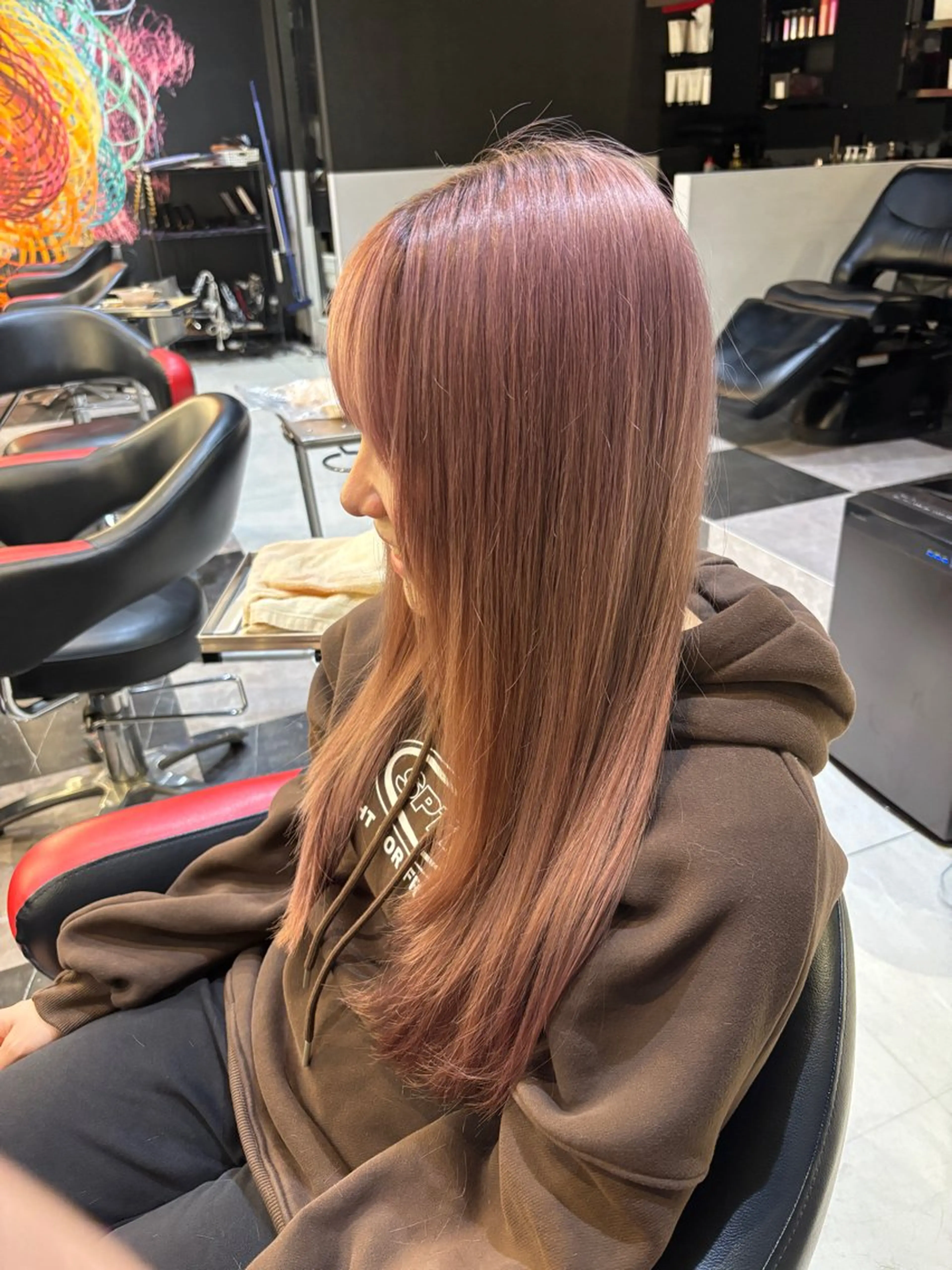 ロング カラー ダブルカラー ピンクカラー くせ毛 レイヤーカット ヘアカラー トリートメント ブリーチ/ヘアケア/ 艶髪/イギチハルのヘアスタイル