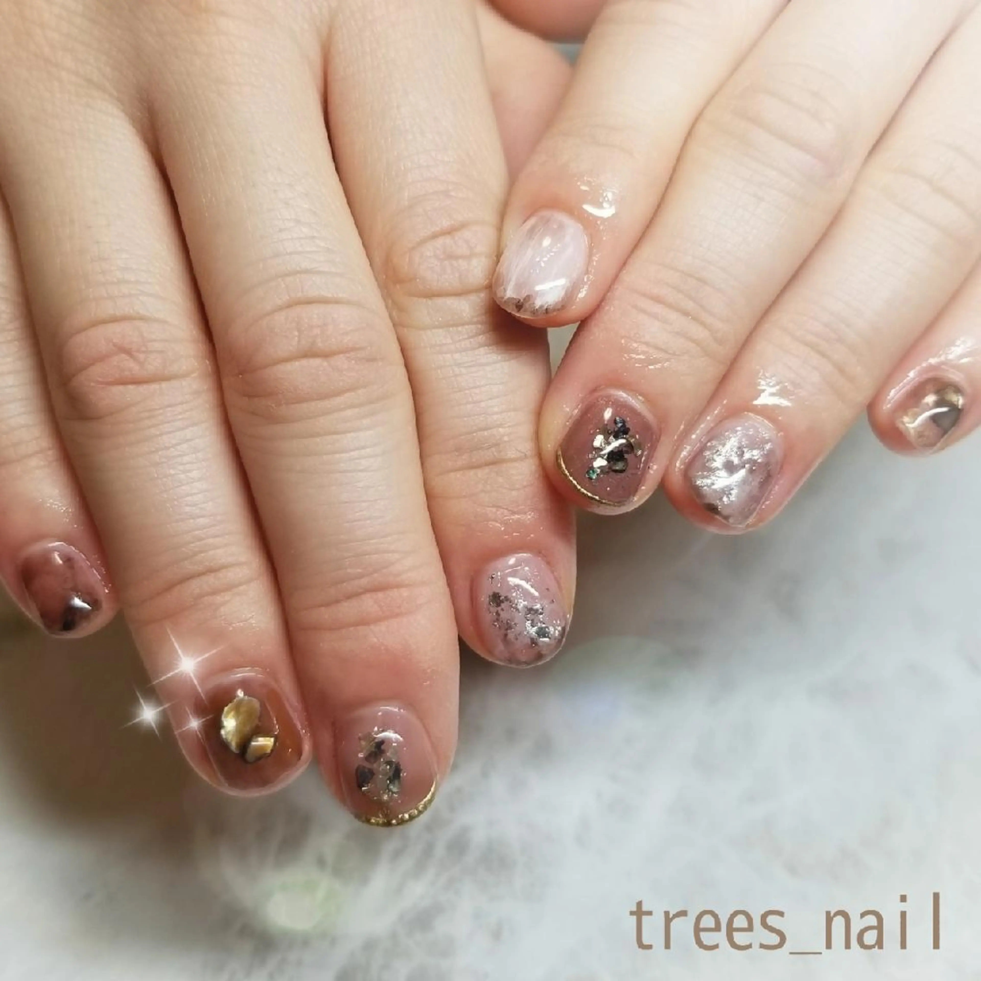 ネイル ブラウン ニュアンスネイル ハンドネイル フットネイル trees_ nailのネイルデザイン