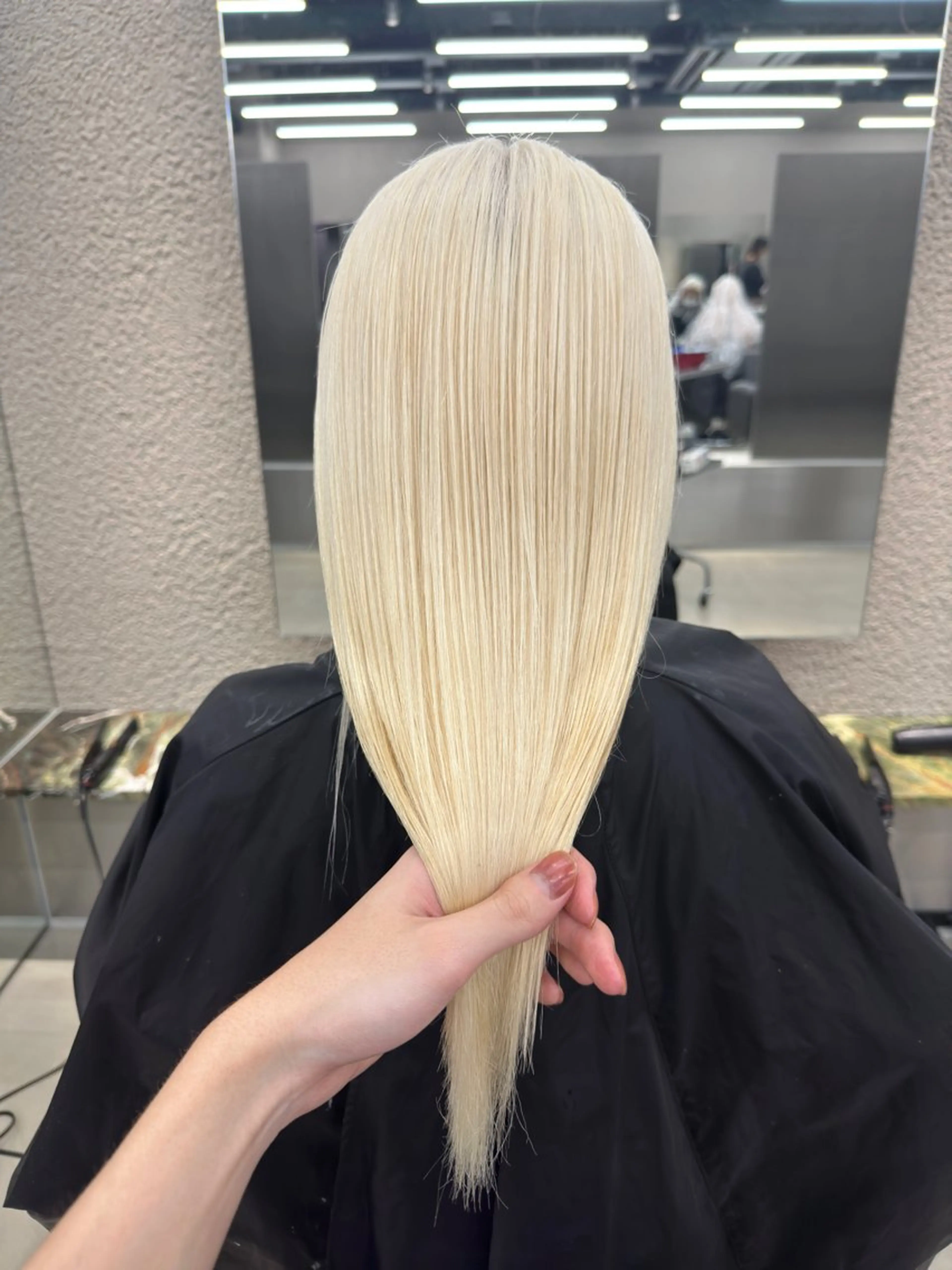 セミロング カラー ブロンド ホワイトブロンド ヘアカラー トリートメント 鈴木/ニュアンス パーマ/メンズのヘアスタイル