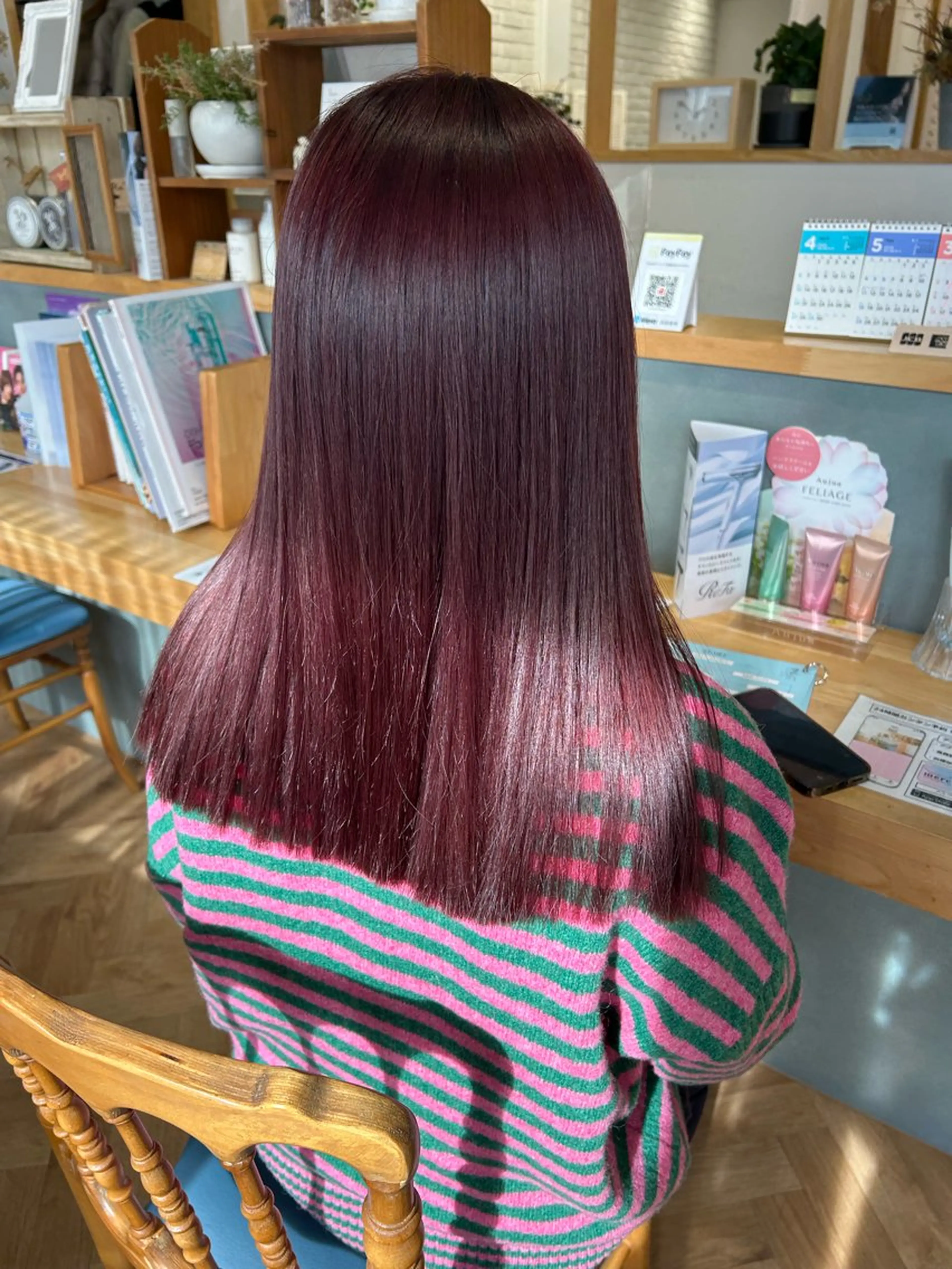 ロング カラー ブリーチ merc.🌿💚 八幡真衣のヘアスタイル