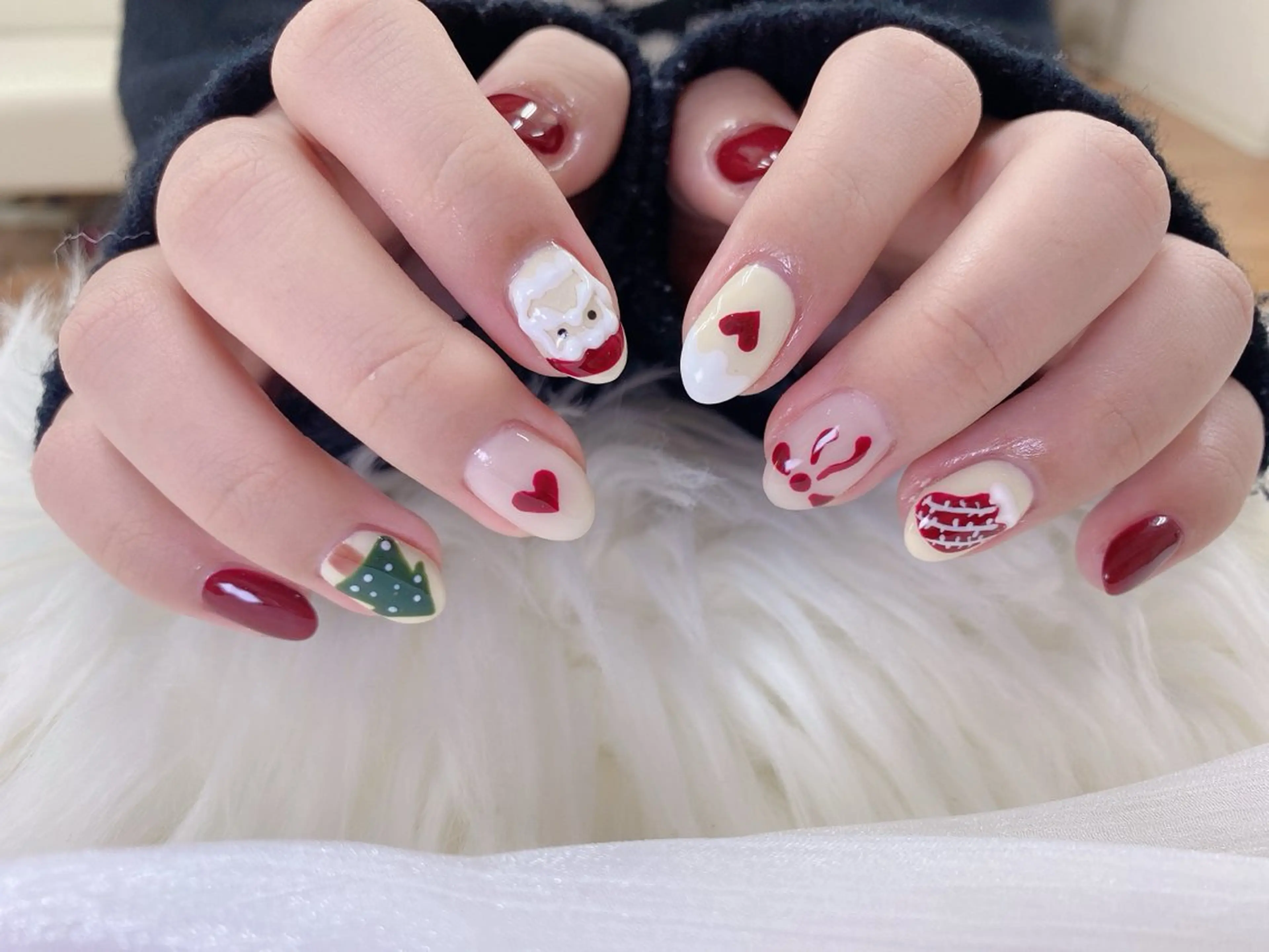 ネイル フレンチネイル グラデーション キラキラネイル 韓国ネイル マグネットネイル ハンドネイル ハンドケア Hara Nail 【パラジェル使用】のネイルデザイン