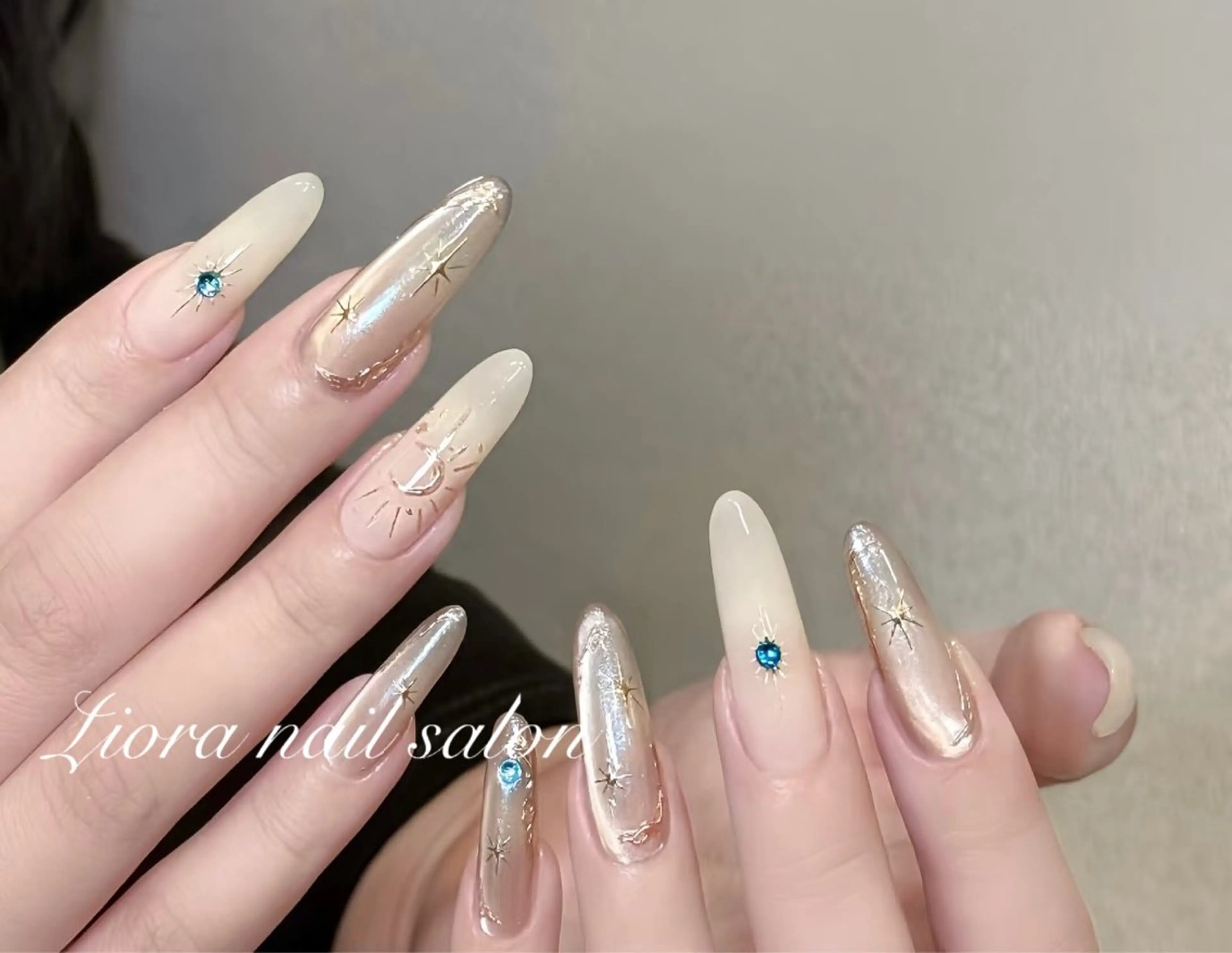 ネイル フレンチネイル ジェルネイル ガーリー グラデーション キラキラネイル ハンドネイル Liora nail スカルプ専門店のネイルデザイン