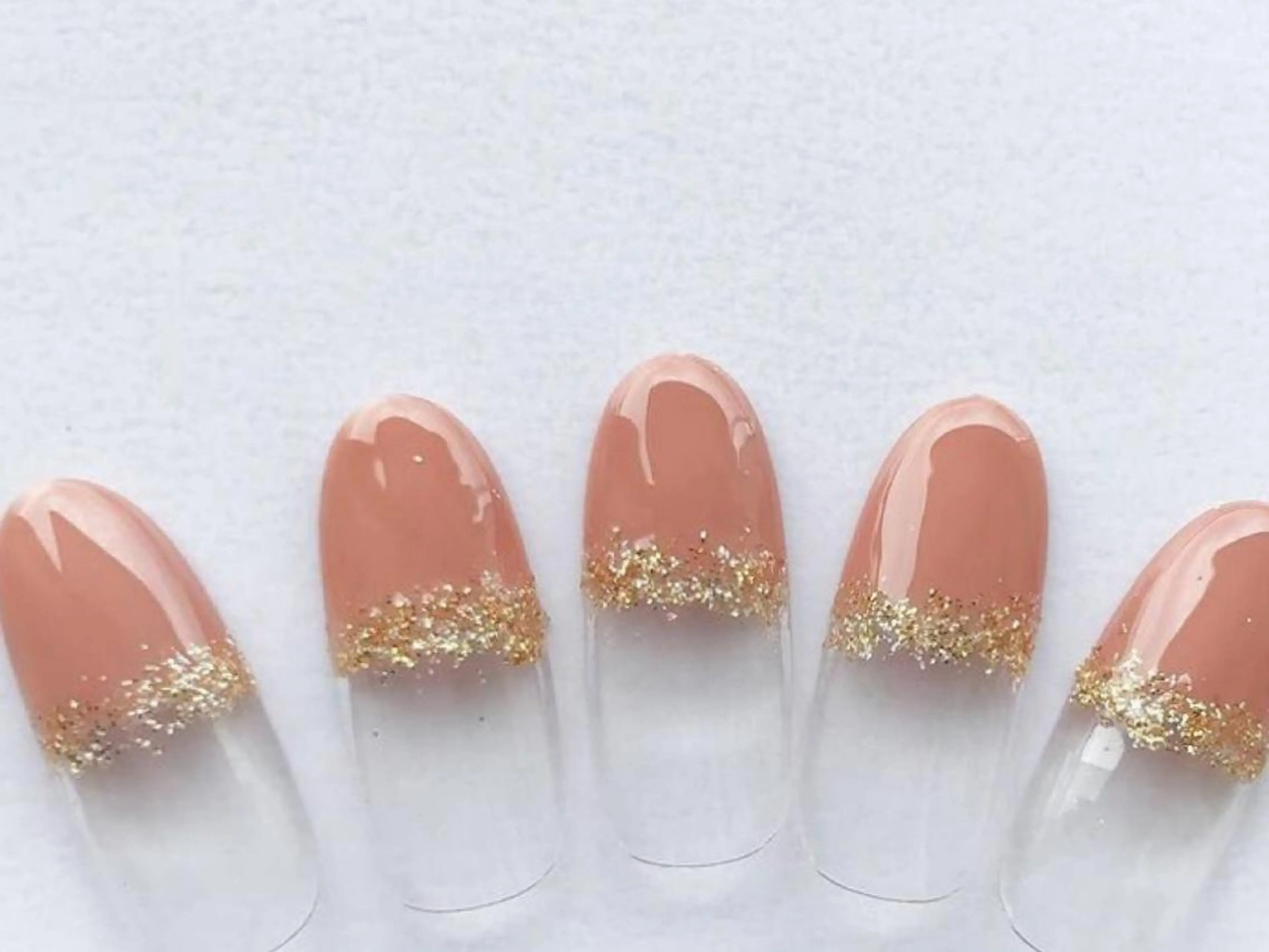 【初回オフ無料】中間ラメストレートフレンチの写真