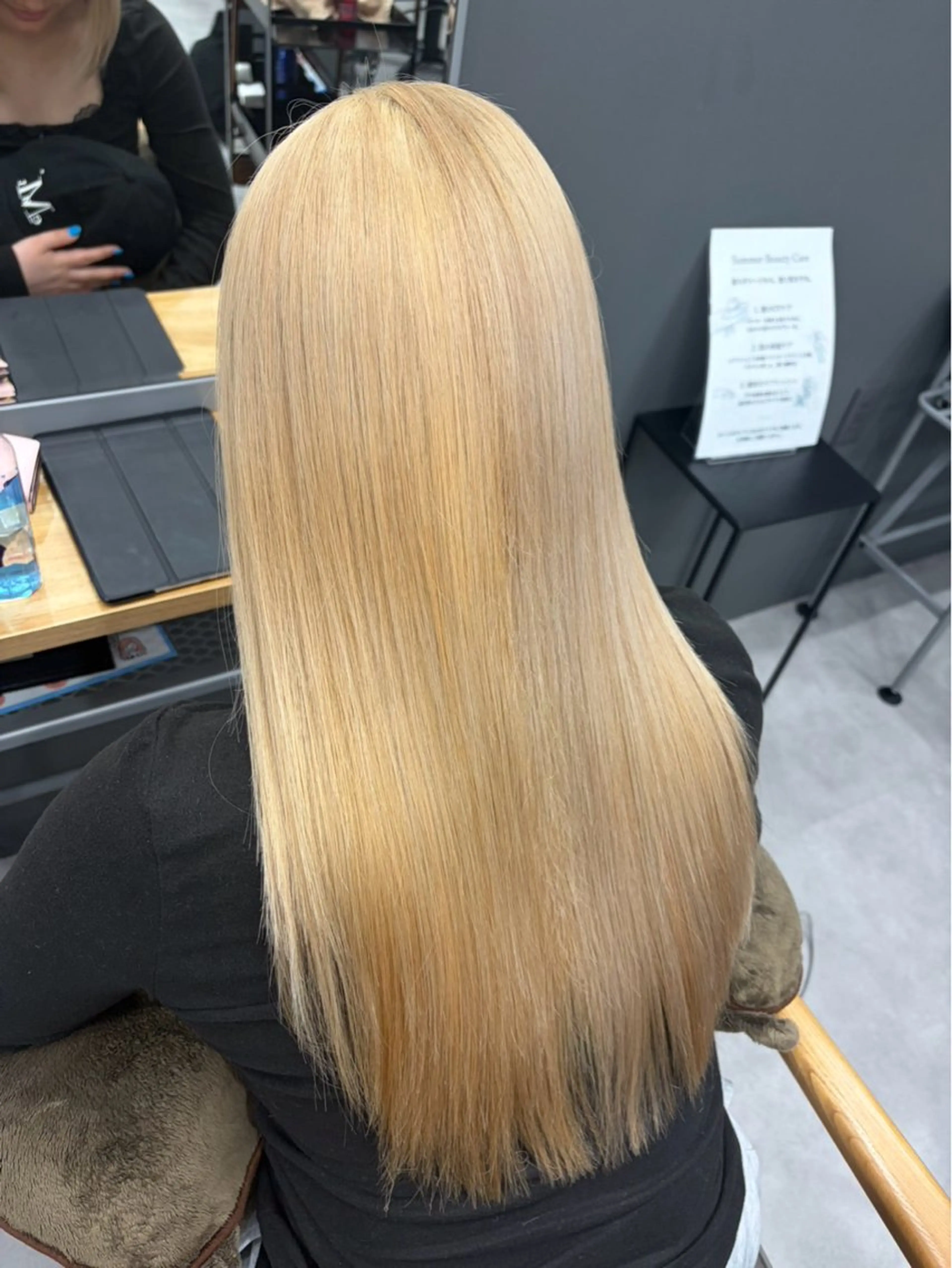【3名限定クーポン】プレミアム艶カラー＋髪質改善トリートメントの写真