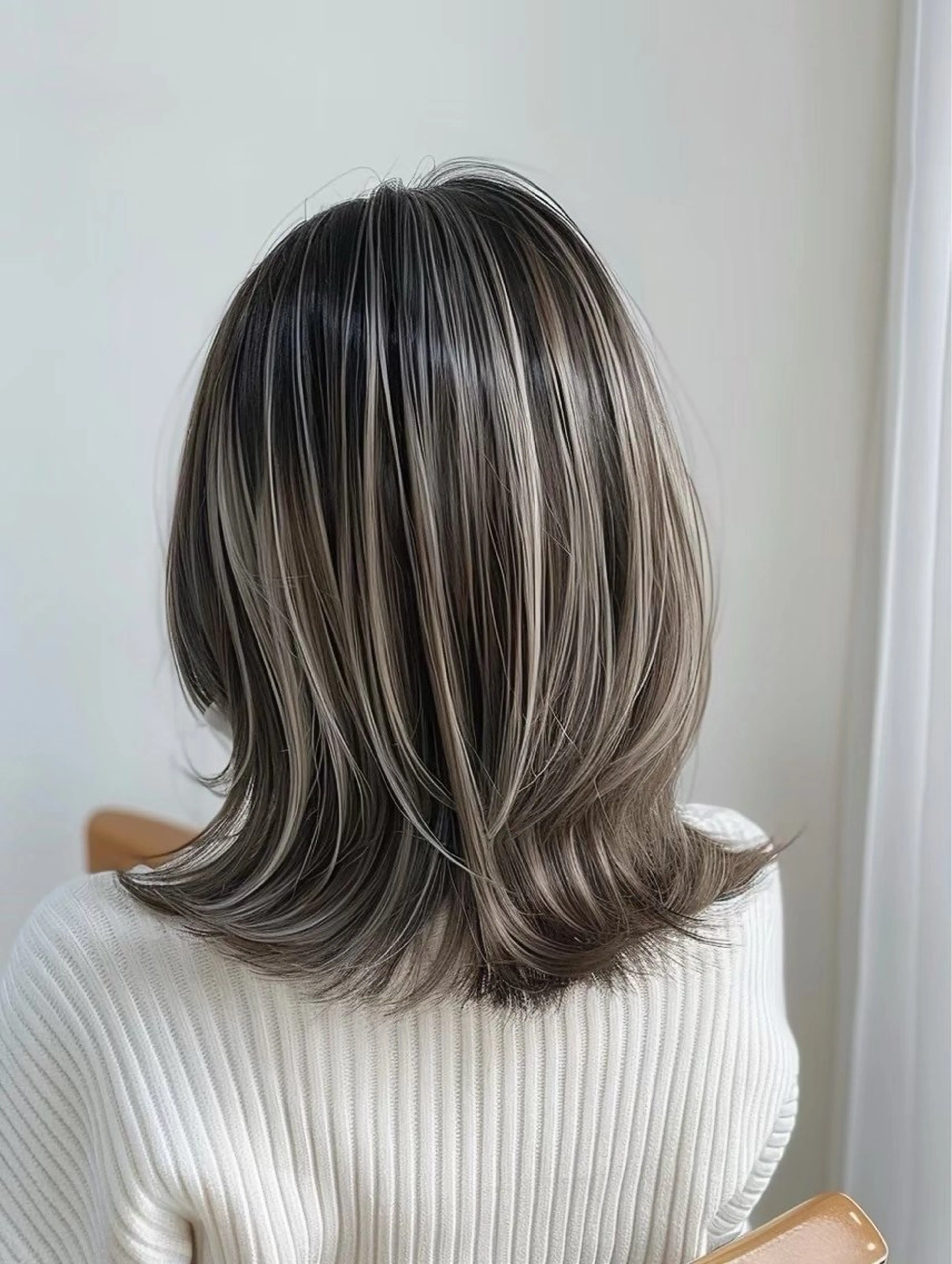 ミディアム motoトップカラー リスト/ブリーチカラのヘアスタイル