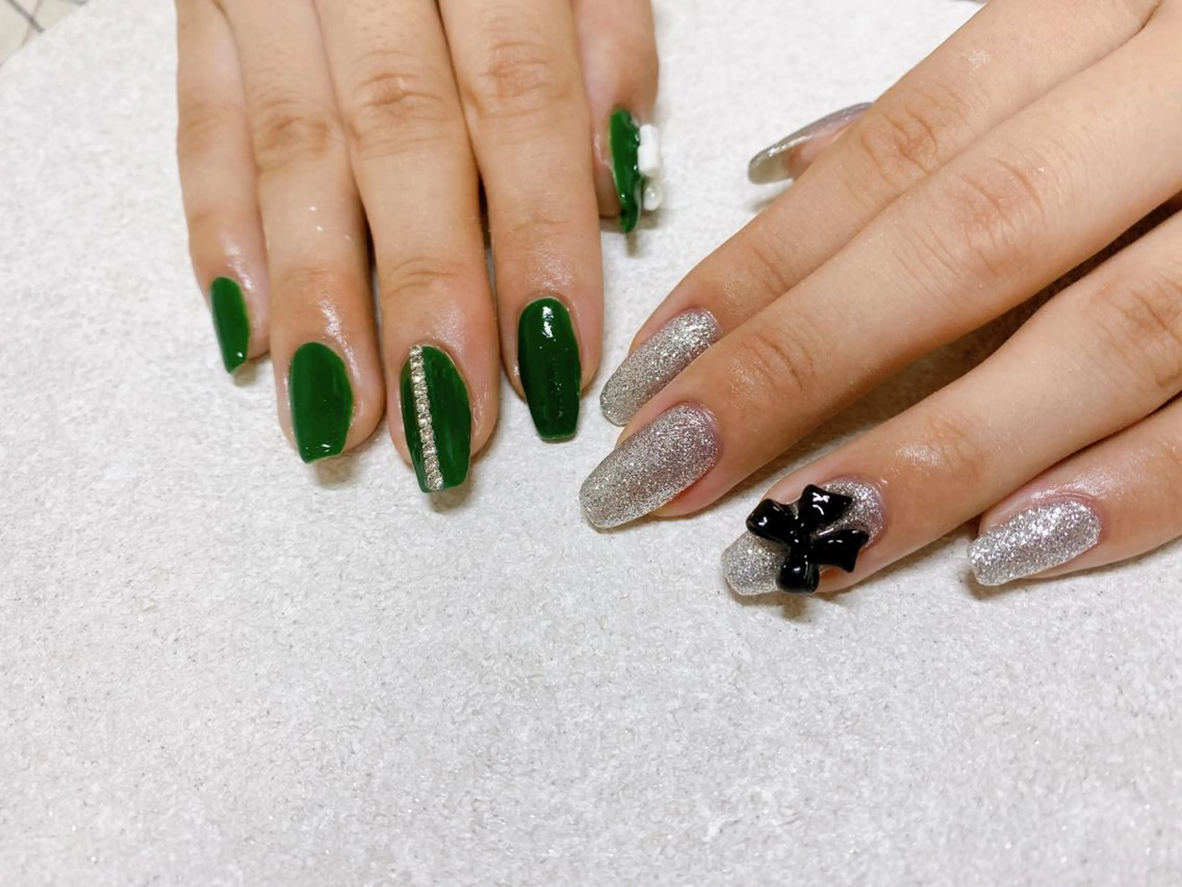 ネイル オーロラネイル フラワーネイル フットネイル フレンチネイル ジェルネイル mogunail &blowのネイルデザイン