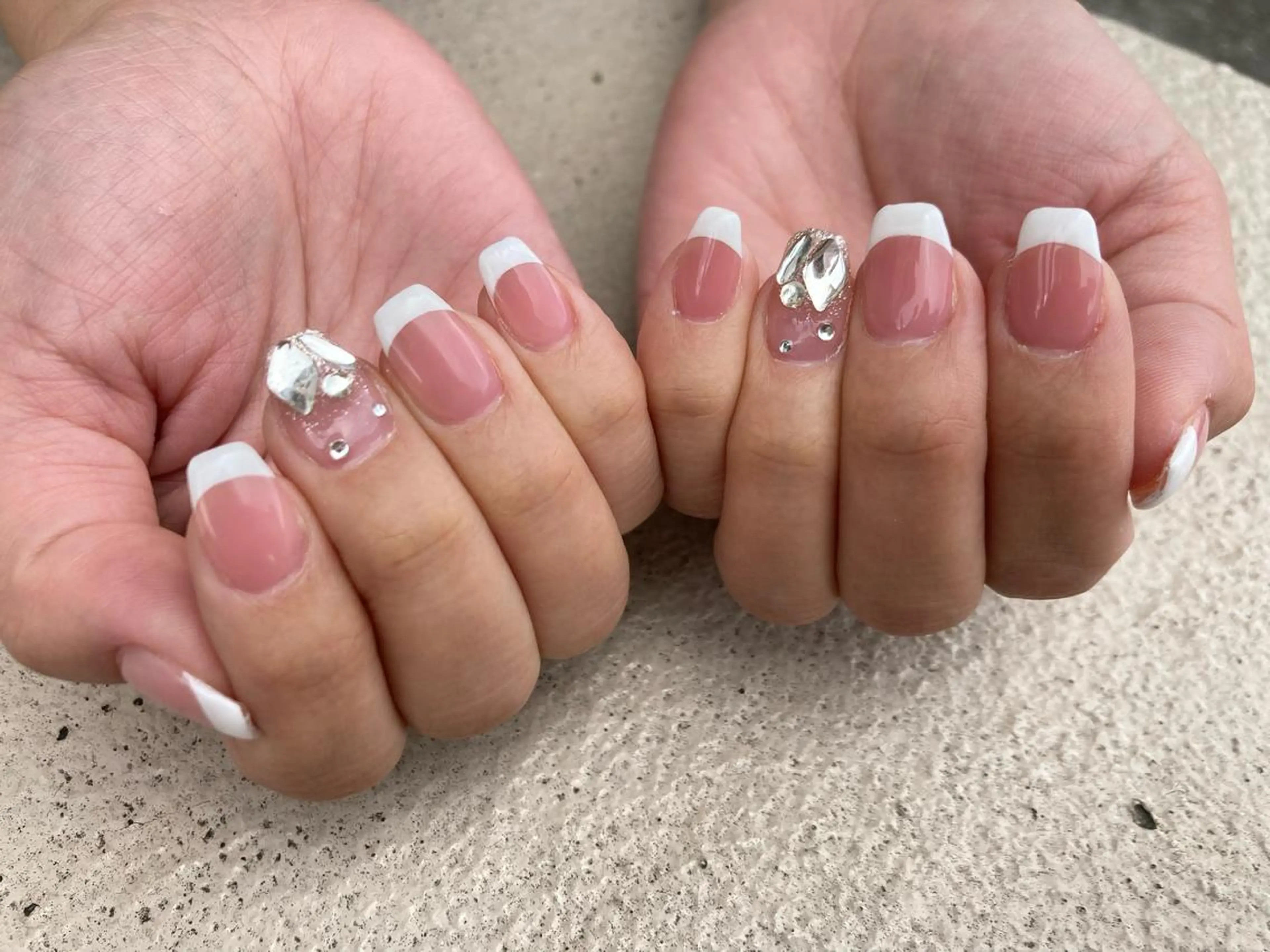 ミディアム ネイル ハンドネイル フットネイル ✴︎ Delightのネイルデザイン