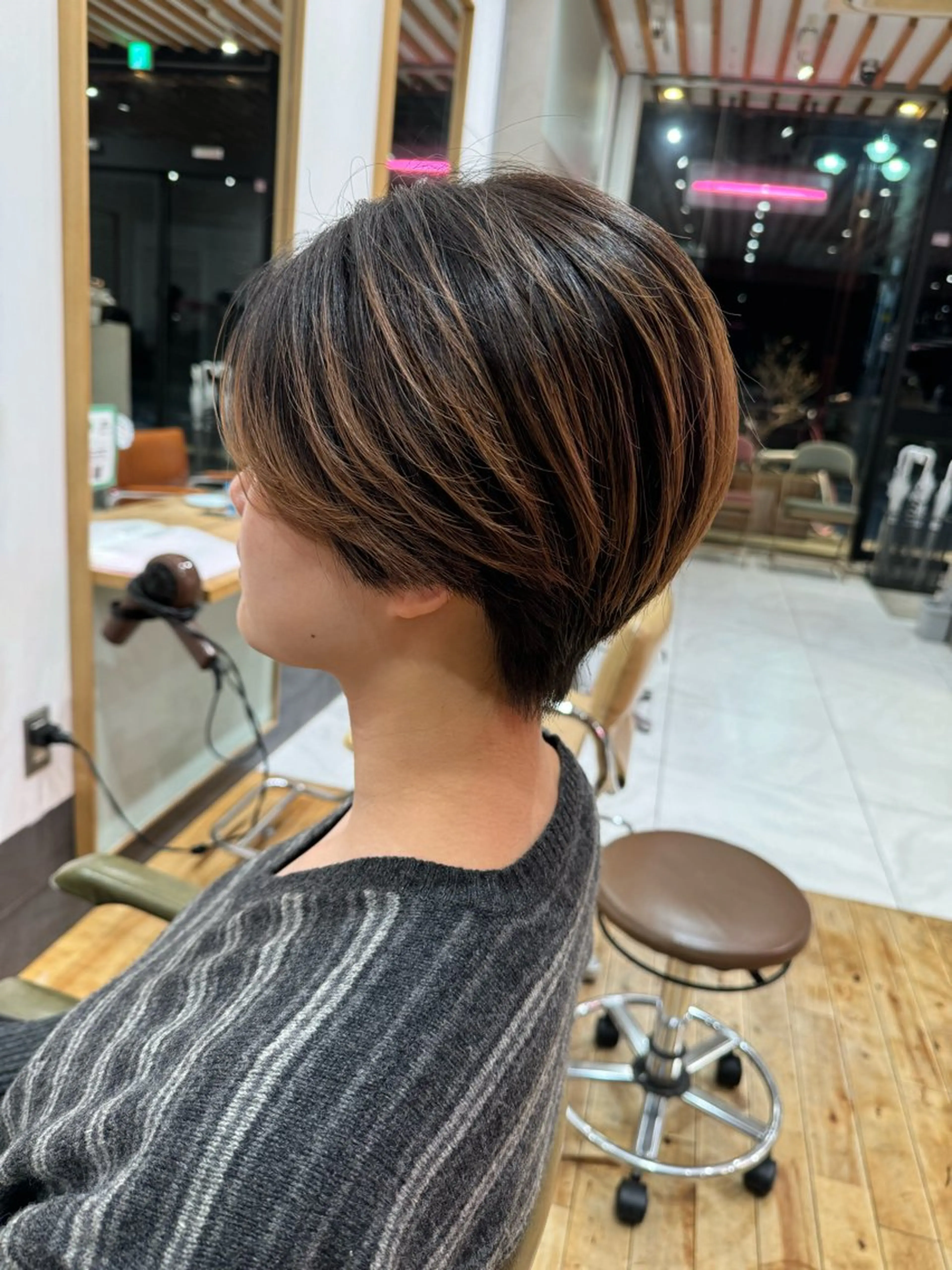 ショート ショートレイヤー ボブ レイヤーカット ショートヘア アオヌマミユ☁️ /ボブ/ハイトーン/のヘアスタイル