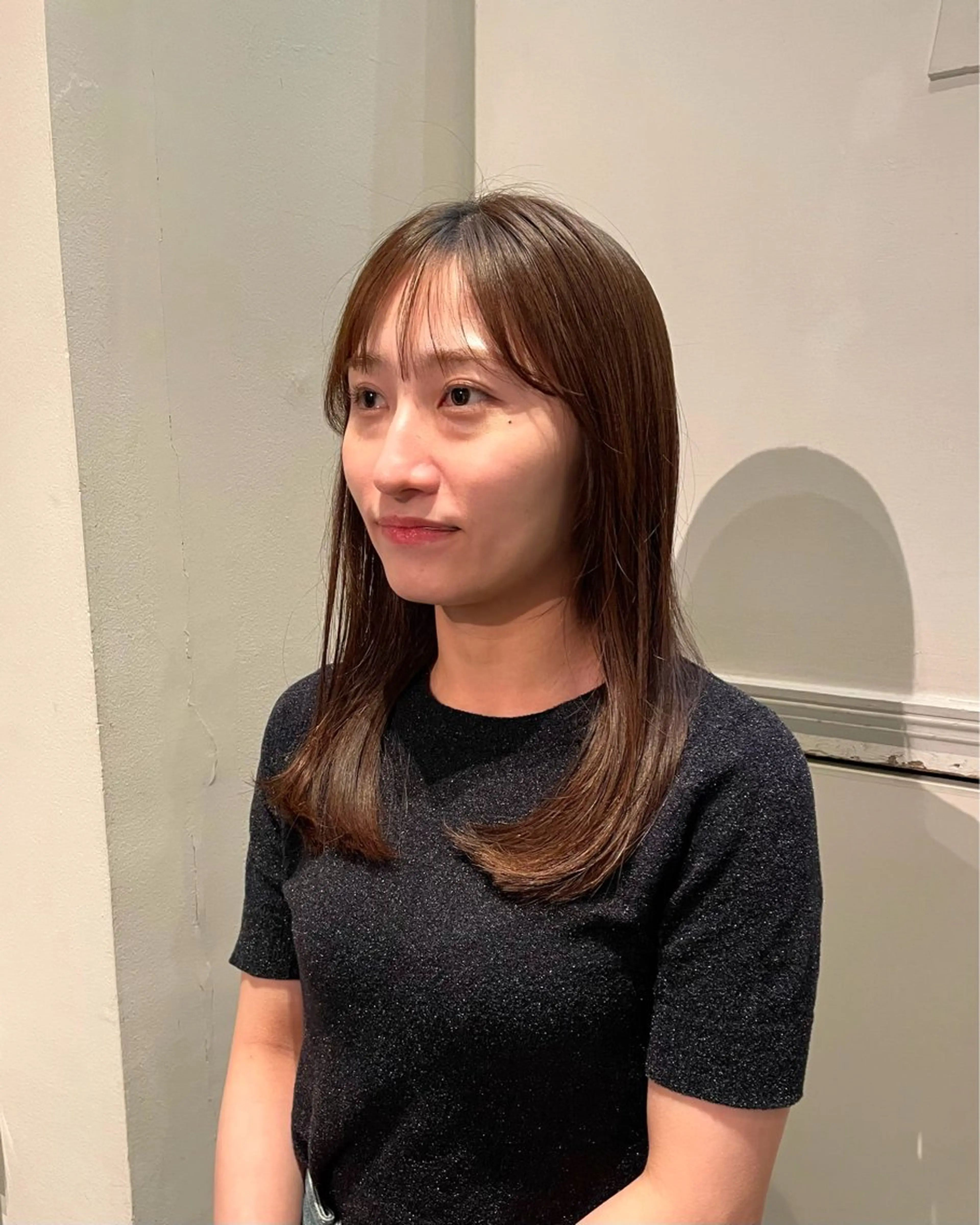 セミロング 向坂 亜美のヘアスタイル