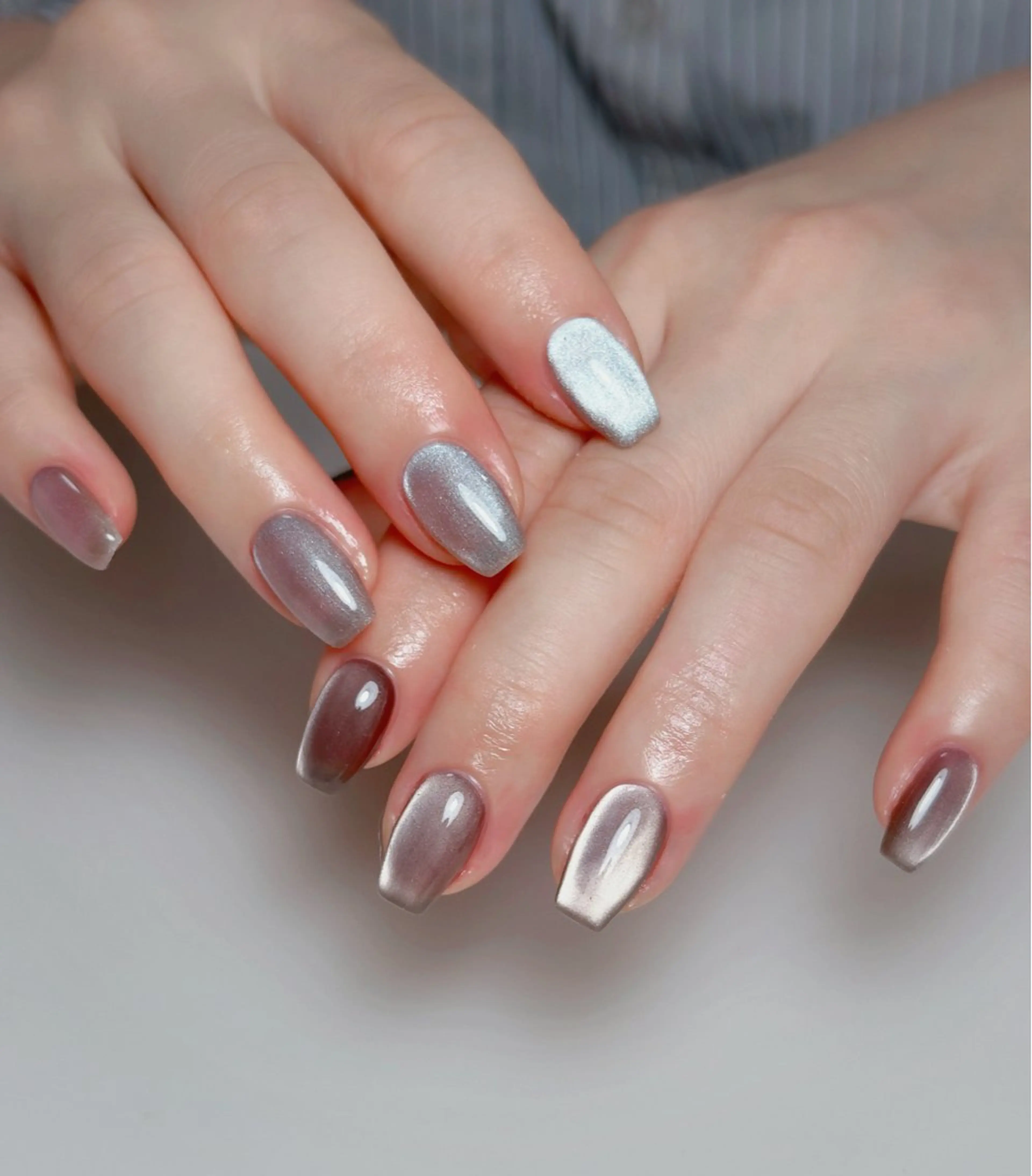 ネイル オーロラネイル 長さ出し フットネイル 韓国ネイル ラメ(グリッター) ハンドネイル 👍thumbs up nail👍のネイルデザイン