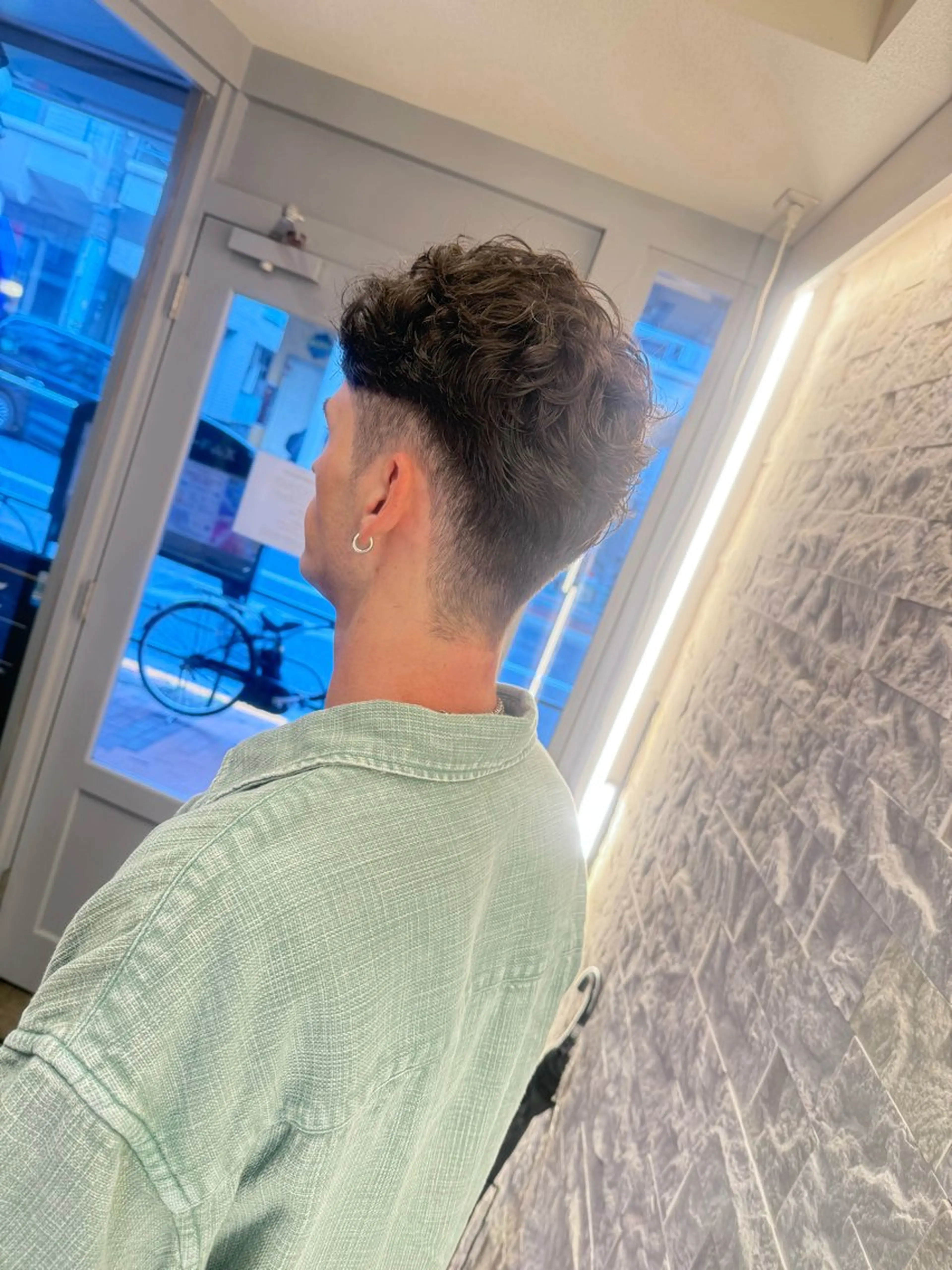 ショート メンズ フェードカット マッシュ メンズパーマ くせ毛 カット 深野 茜のヘアスタイル