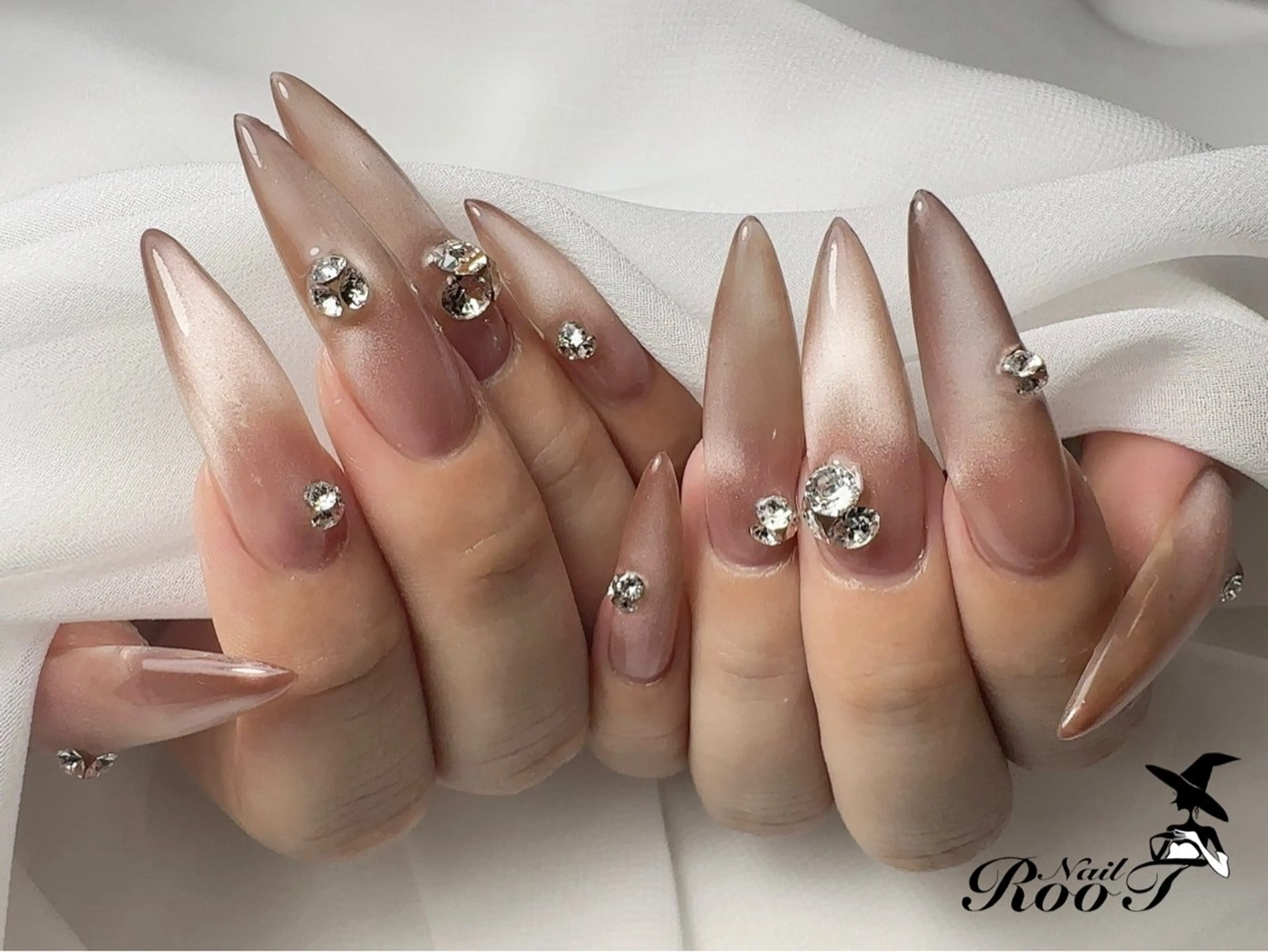 ネイル ロングネイル マグネットネイル ハンドネイル RooT Nailのネイルデザイン