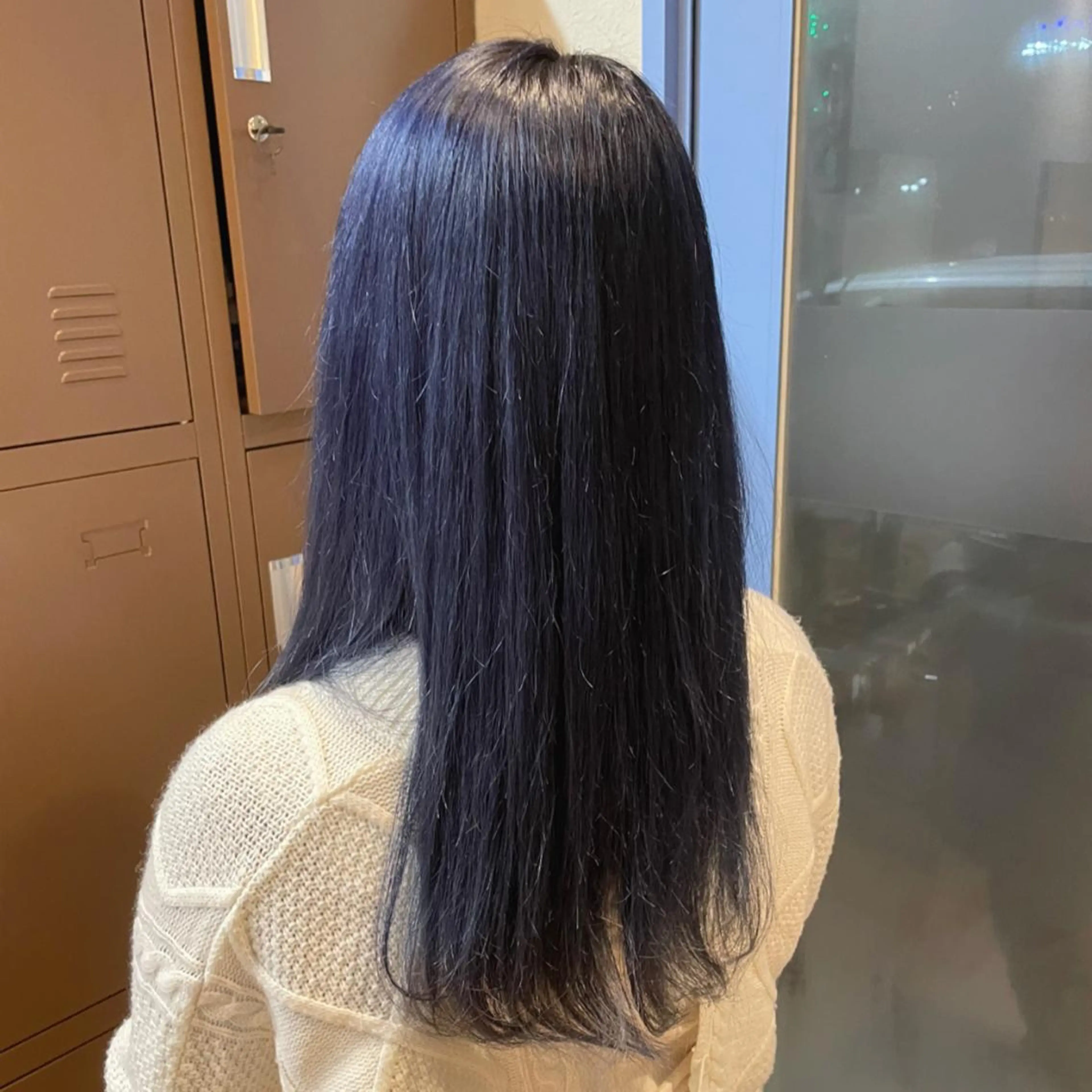 ロング カラー ネイビーカラー TRAM mikuのヘアスタイル