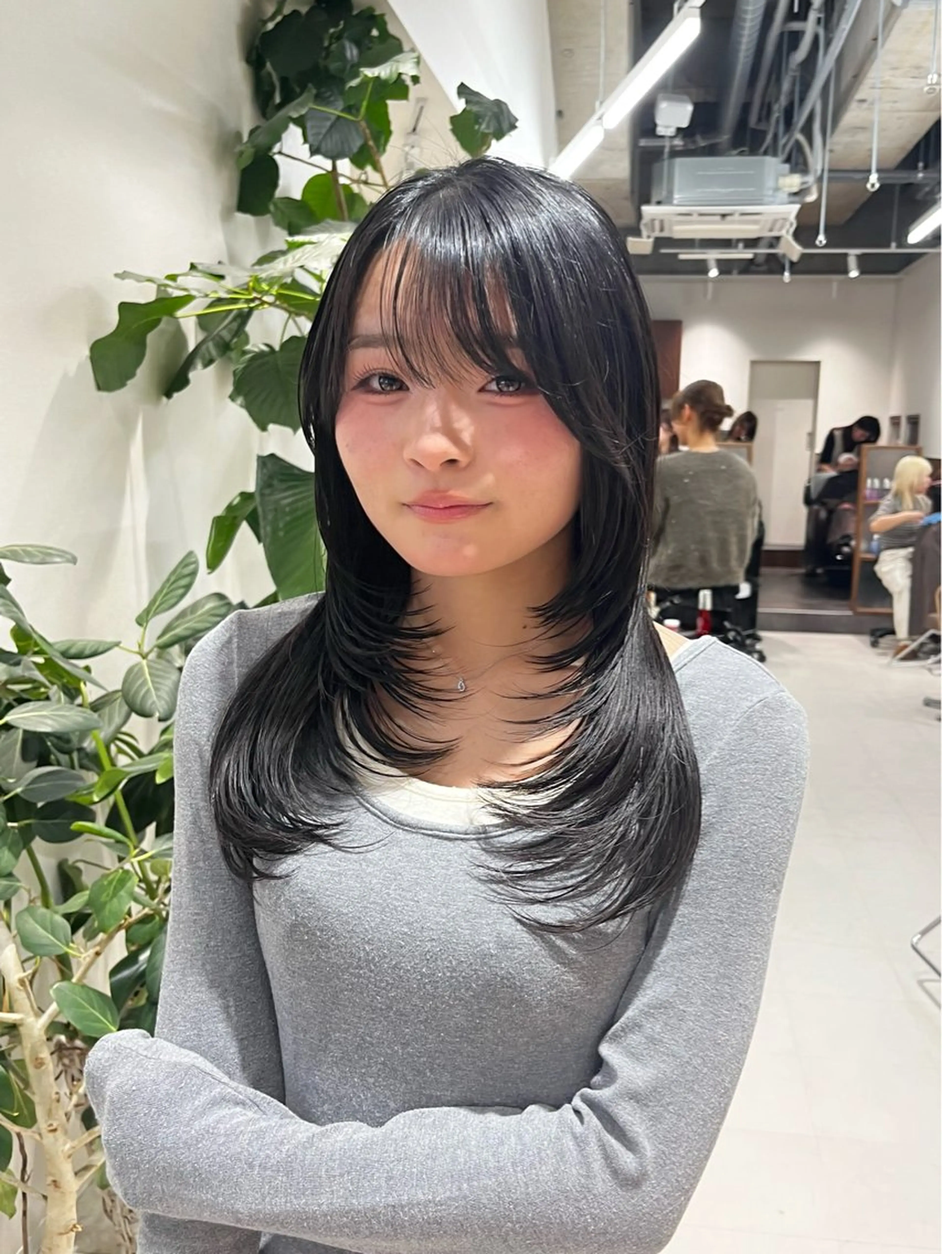 ロング カラー ブラウンカラー ダークブラウン レイヤーカット カット ヘアカラー トリートメント レイヤーカット/ブラ ウンカラー/河野凜のヘアスタイル