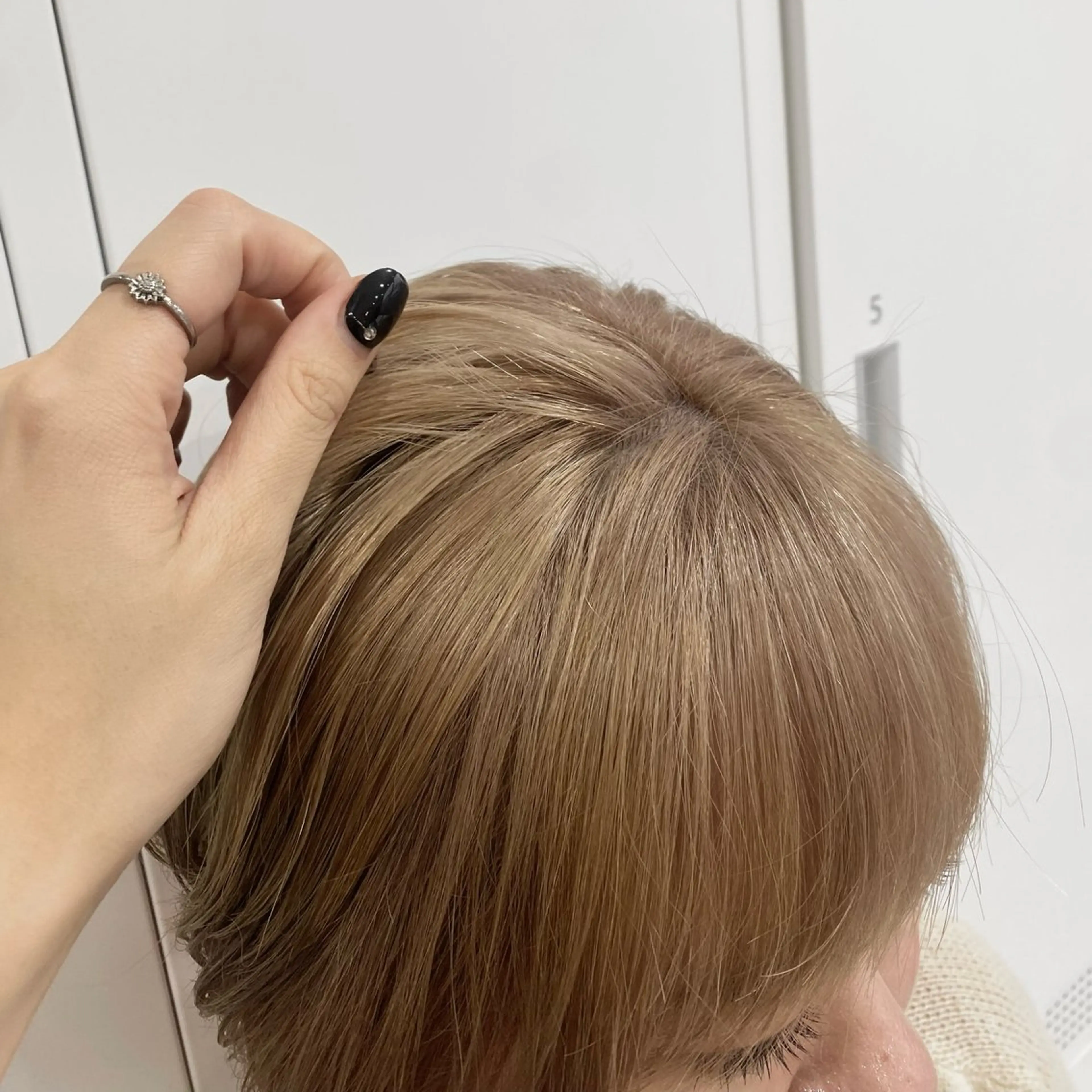 ショート カラー GRANDEUR やまだかなのヘアスタイル