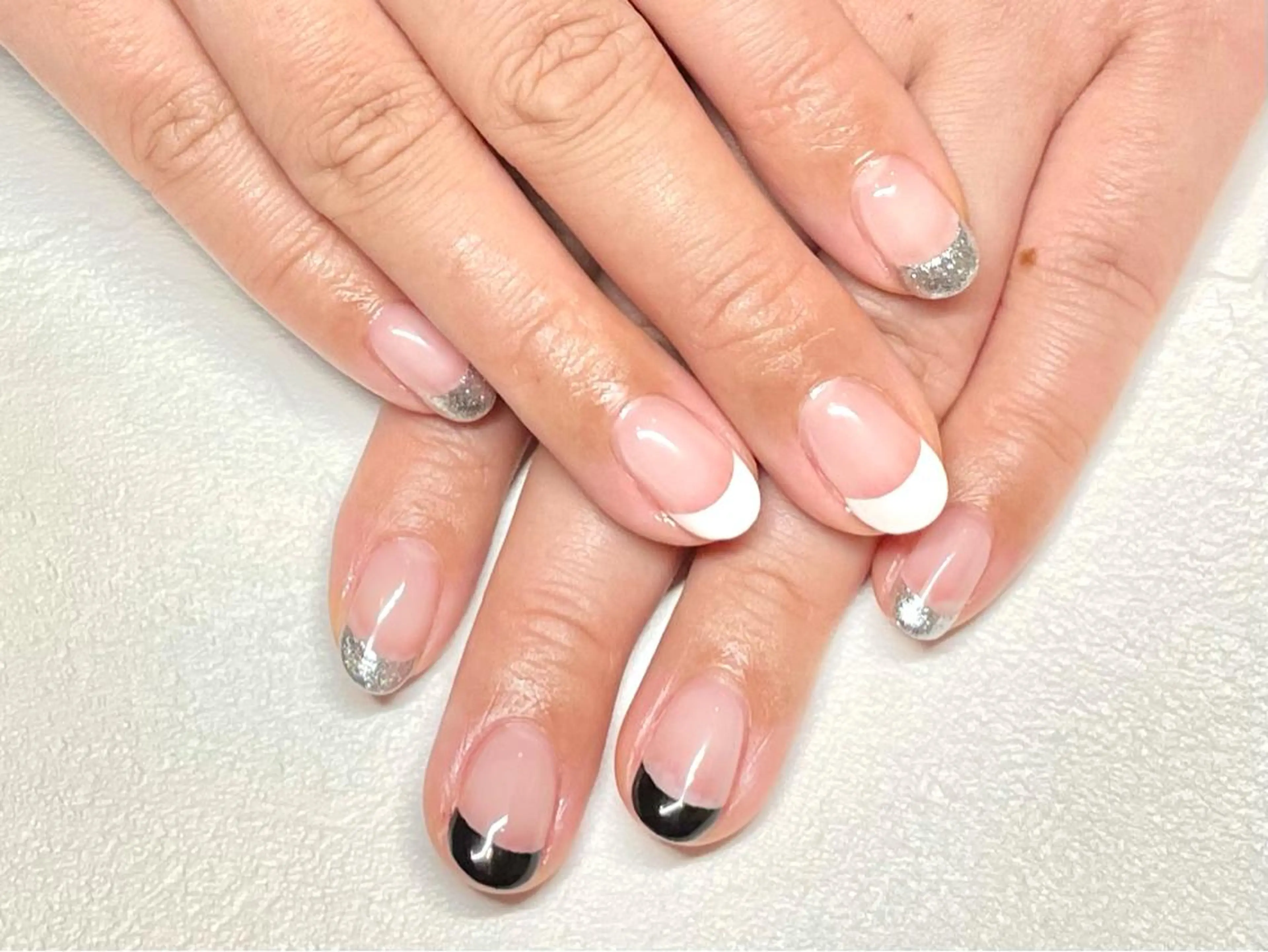 ネイル フレンチネイル ささき れいなのネイルデザイン