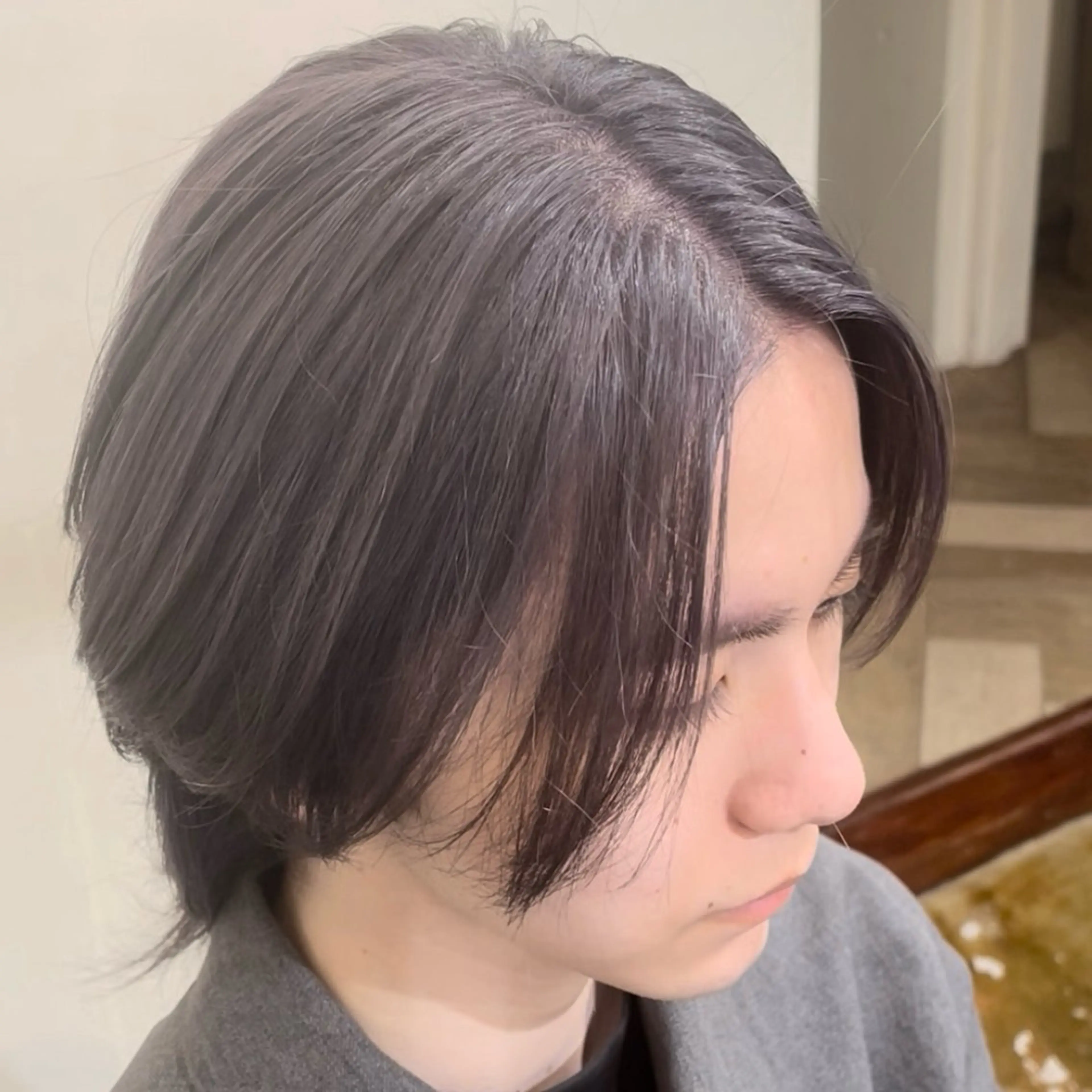 ショート カラー メンズ 透明感カラー グレージュ ヘアカラー トリートメント 銘苅 祥一のヘアスタイル