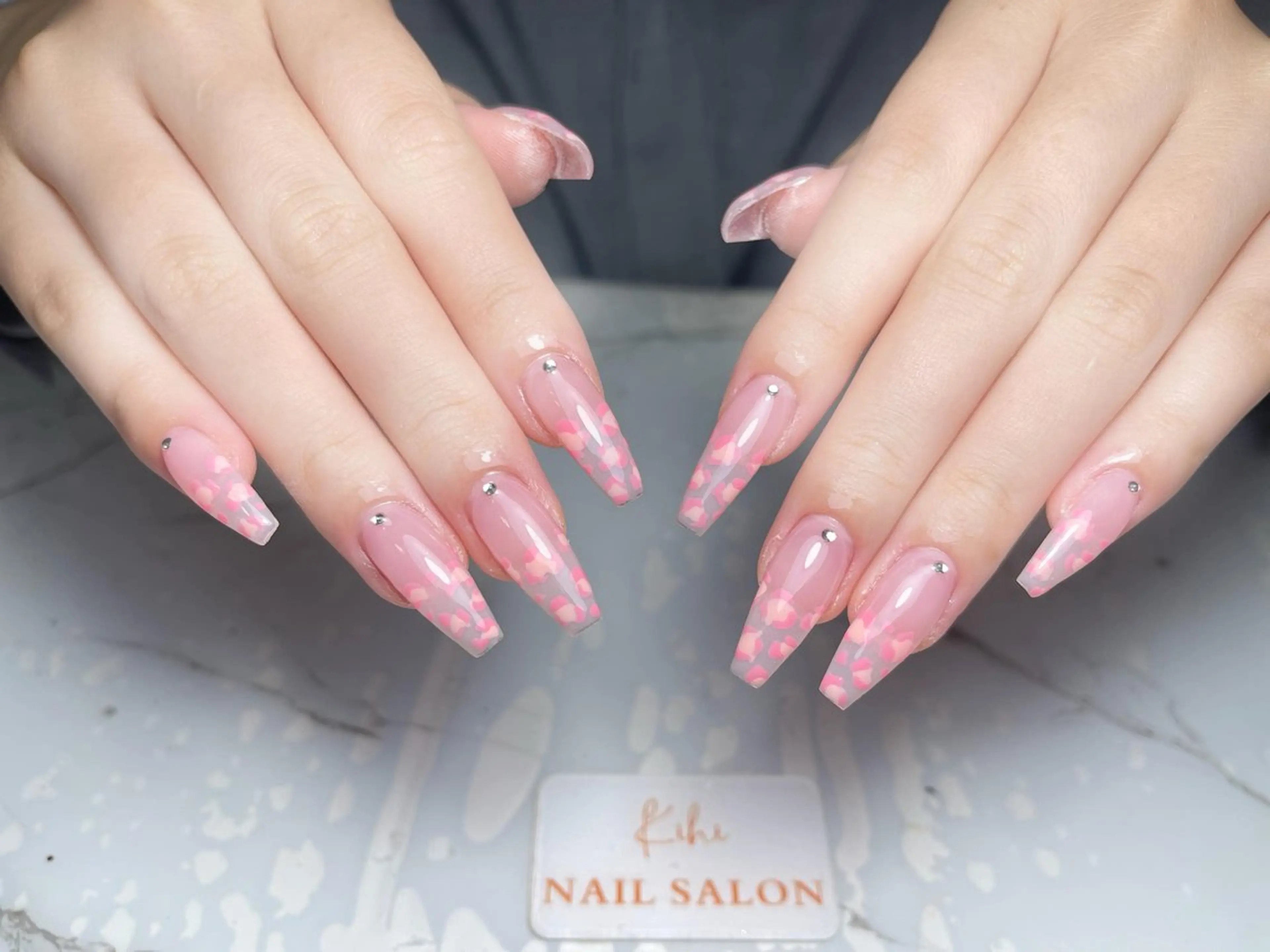 ネイル アートネイル フレンチネイル ジェルネイル グラデーション 韓国ネイル さくら💮💮 【オフ無料】のネイルデザイン