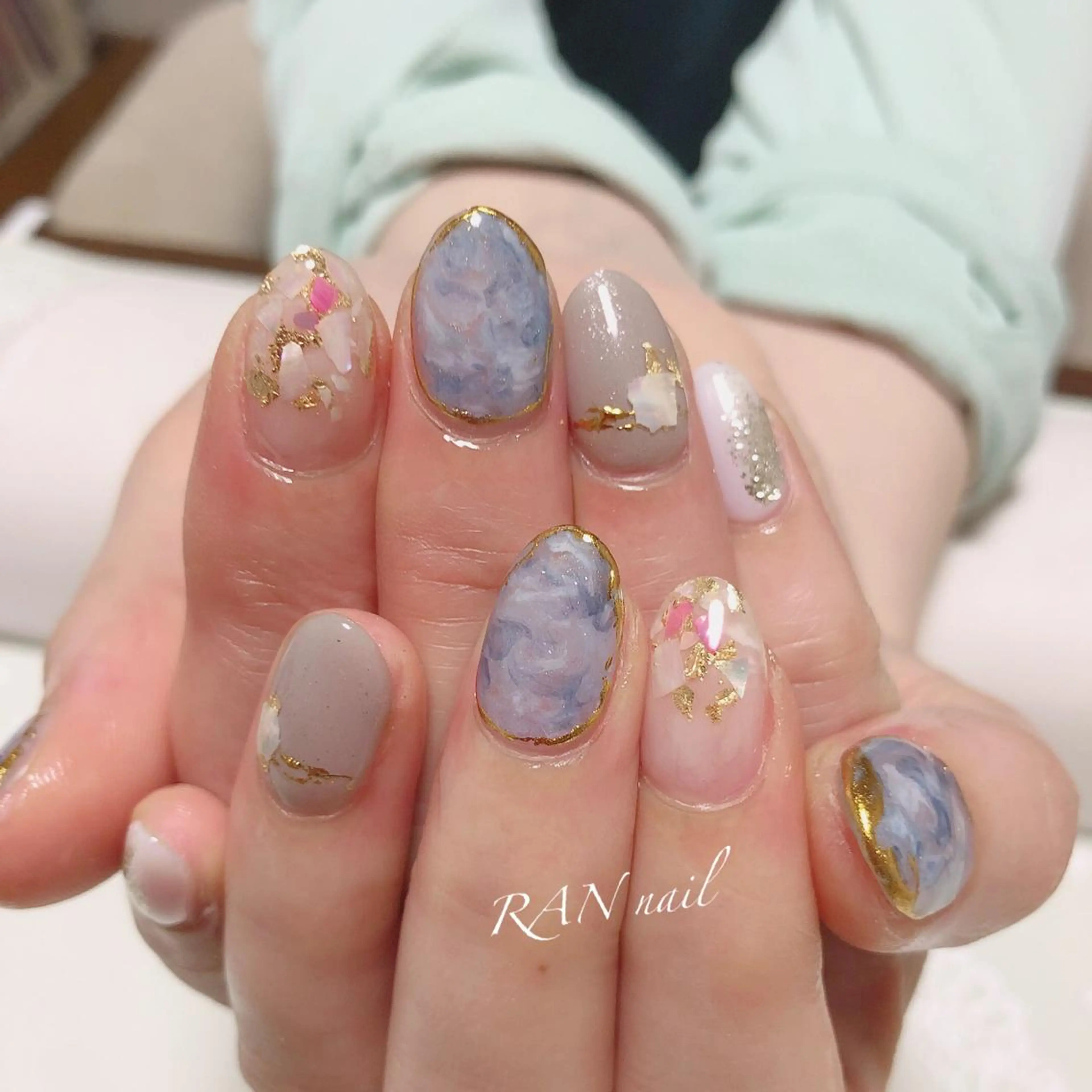 ネイル キラキラネイル 水色 大理石ネイル(マーブル) ハンドネイル フットネイル RAN nailのネイルデザイン