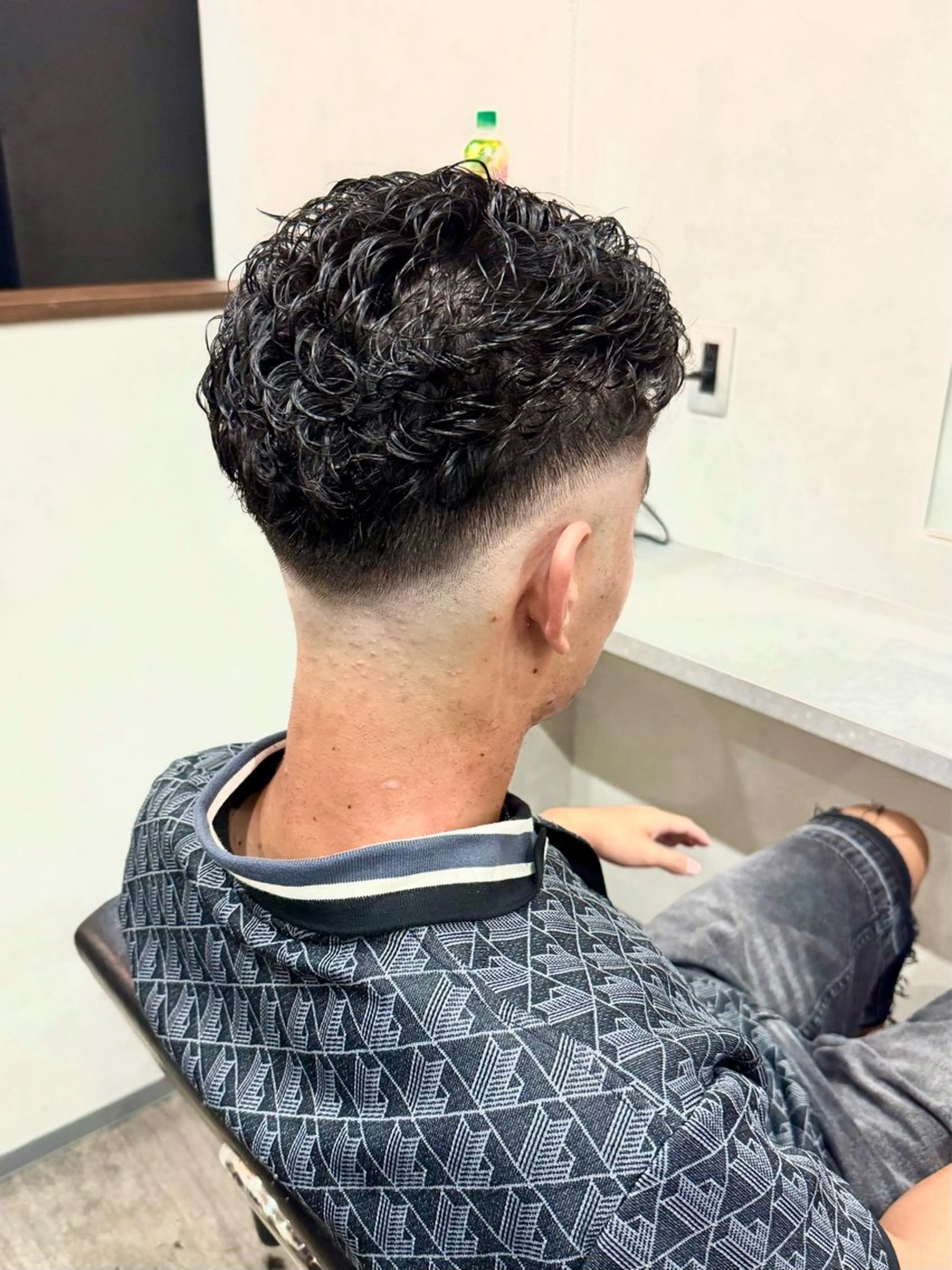 メンズ フェードカット メンズパーマ スキンフェード 鈴木 陸のヘアスタイル