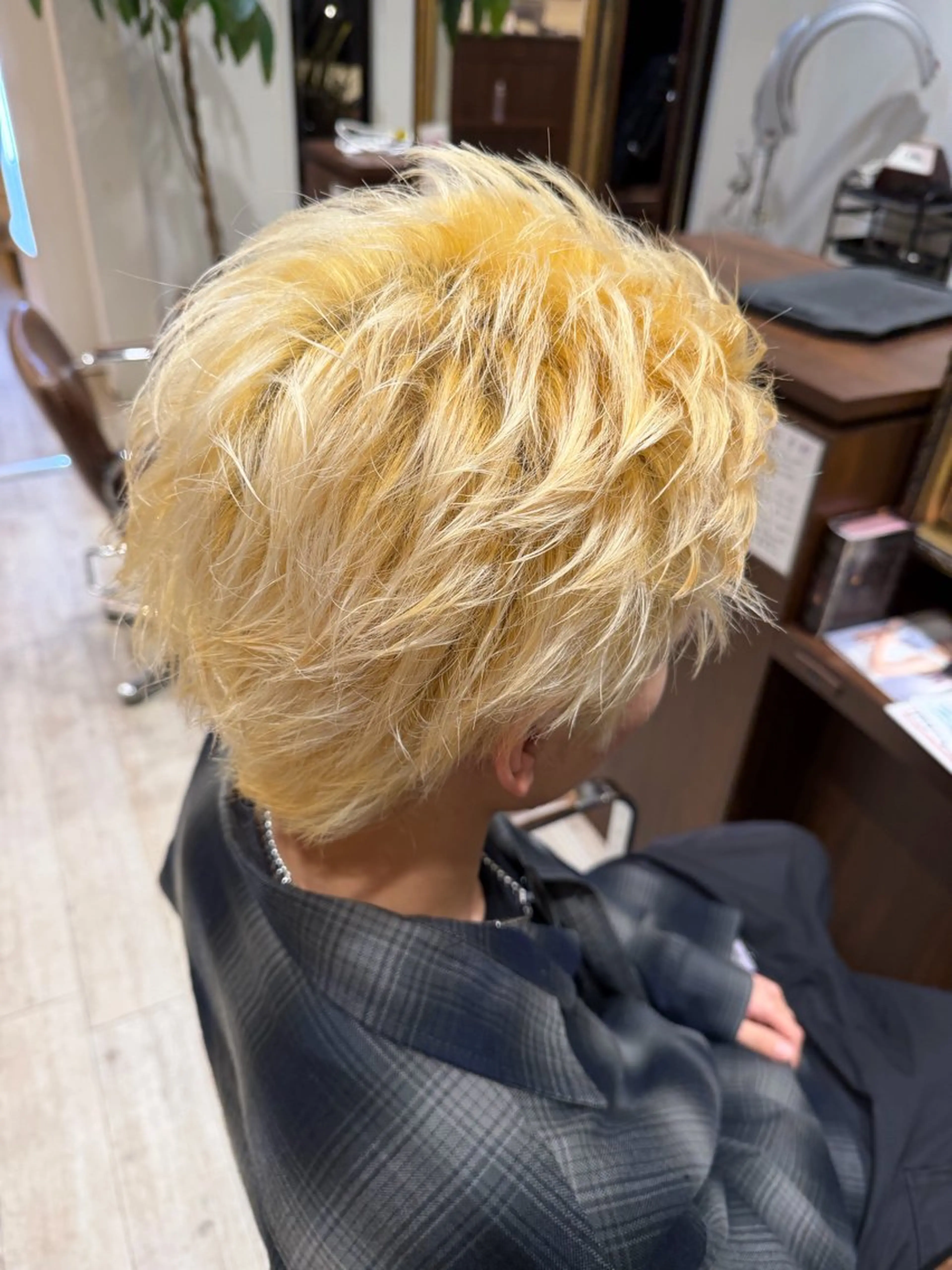 ショート ヘアカラー 🌊艶•似合わせ 🌊YUUKIのヘアスタイル