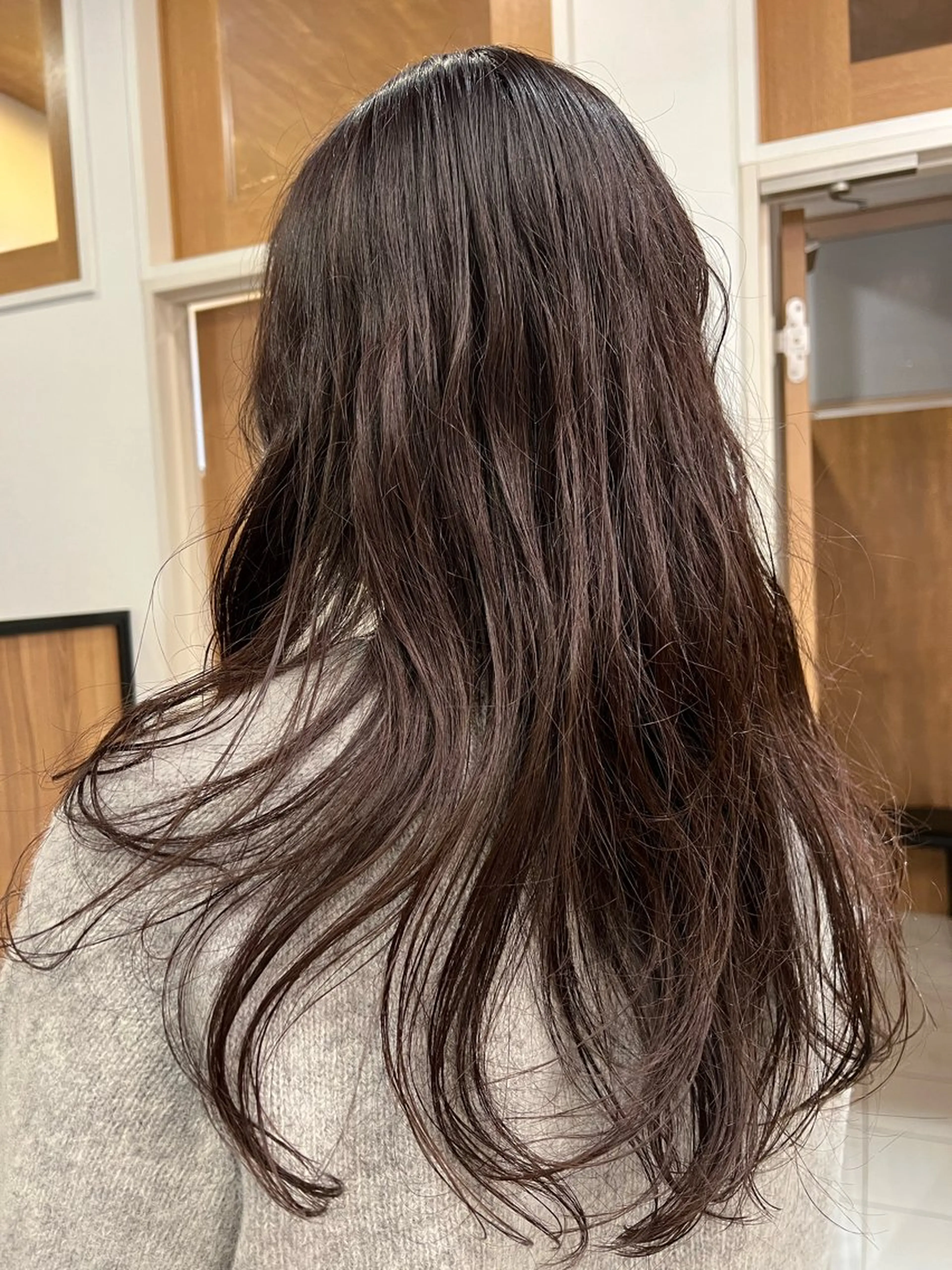 ロング 村中 逸紀のヘアスタイル