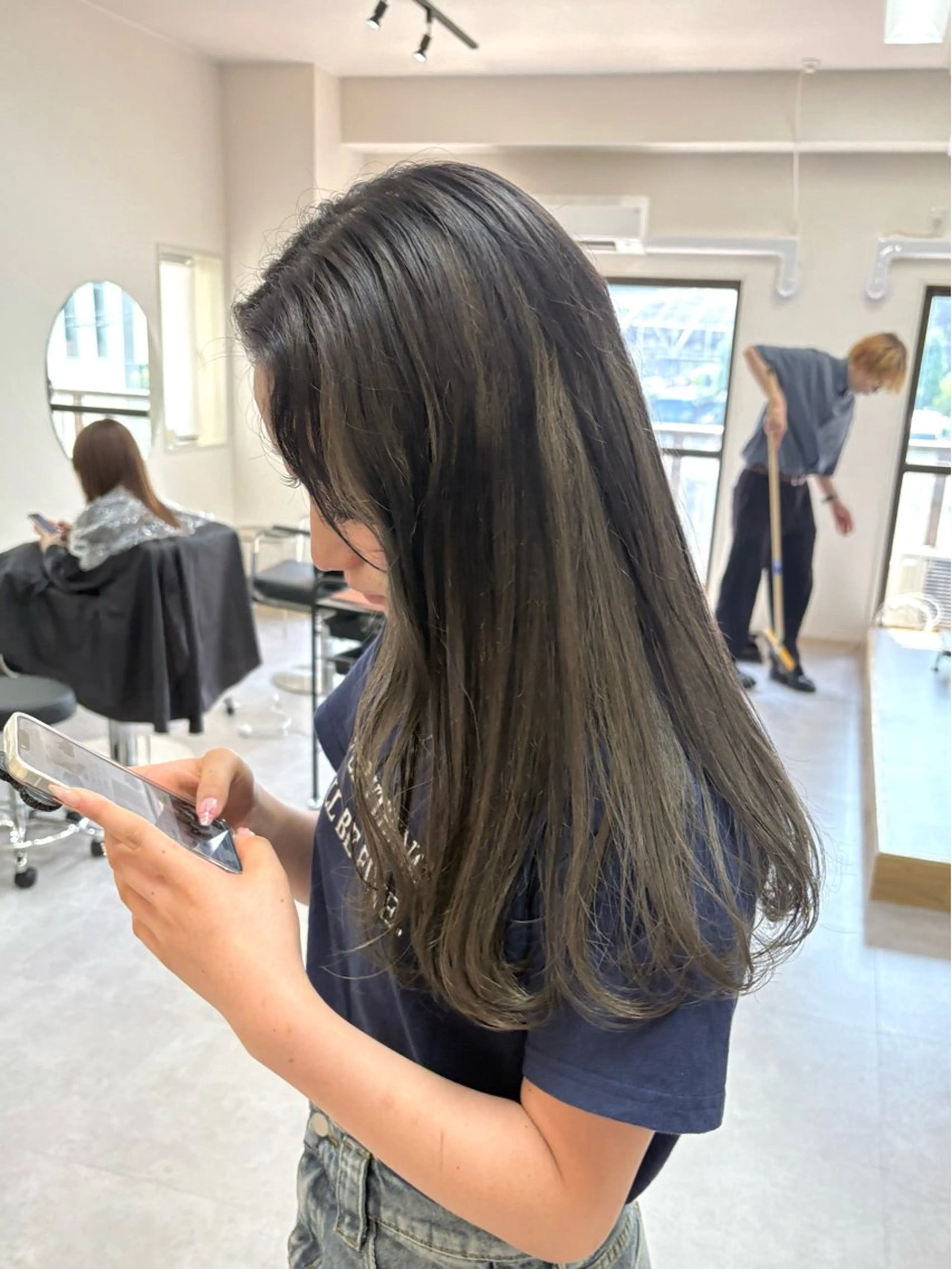 セミロング カラー ブリーチ カット ヘアカラー トリートメント ハル🌸柔色/ ブリーチなし/艶髪のヘアスタイル