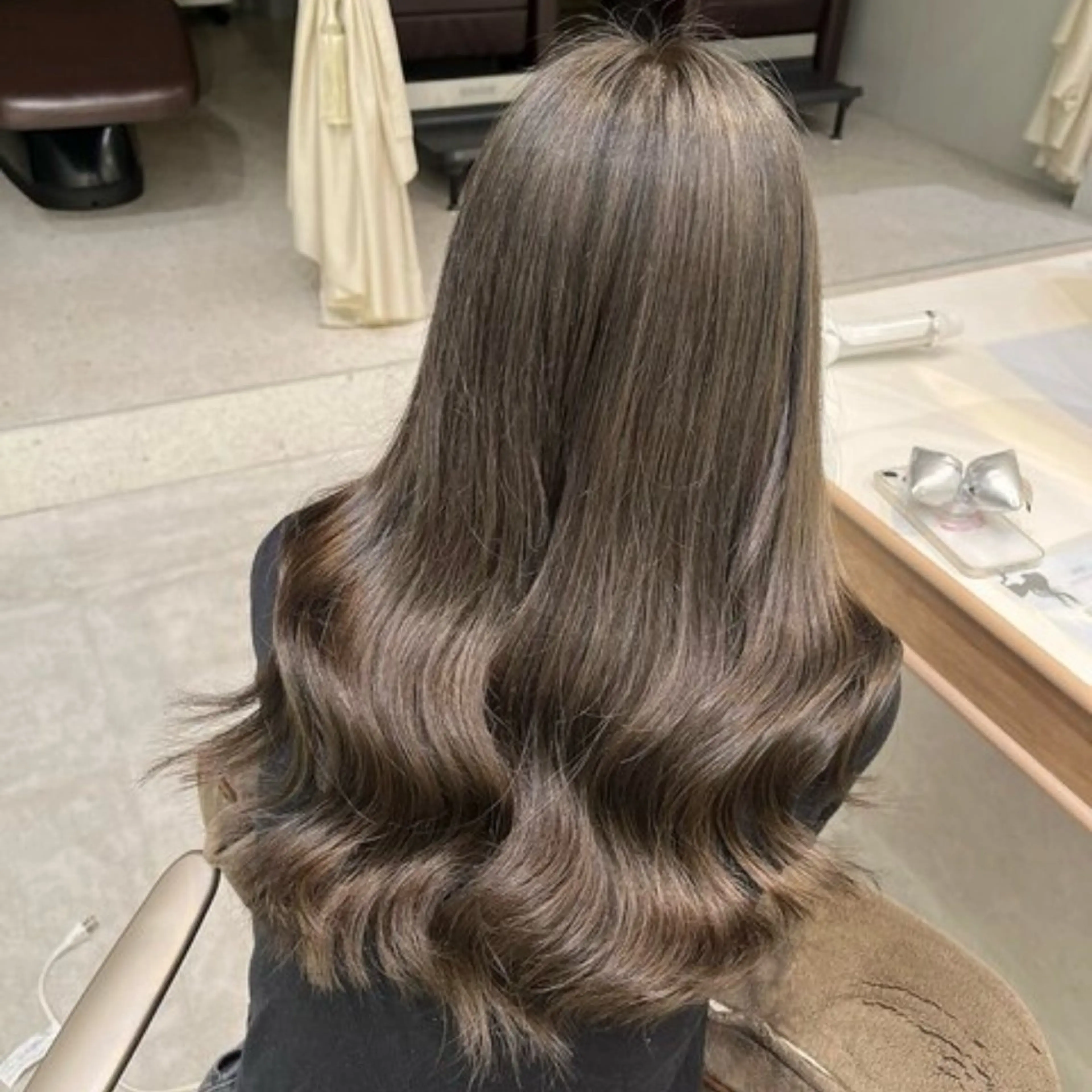 ロング ヘアカラー ベージュ/アレンジ/ たから🍀のヘアスタイル