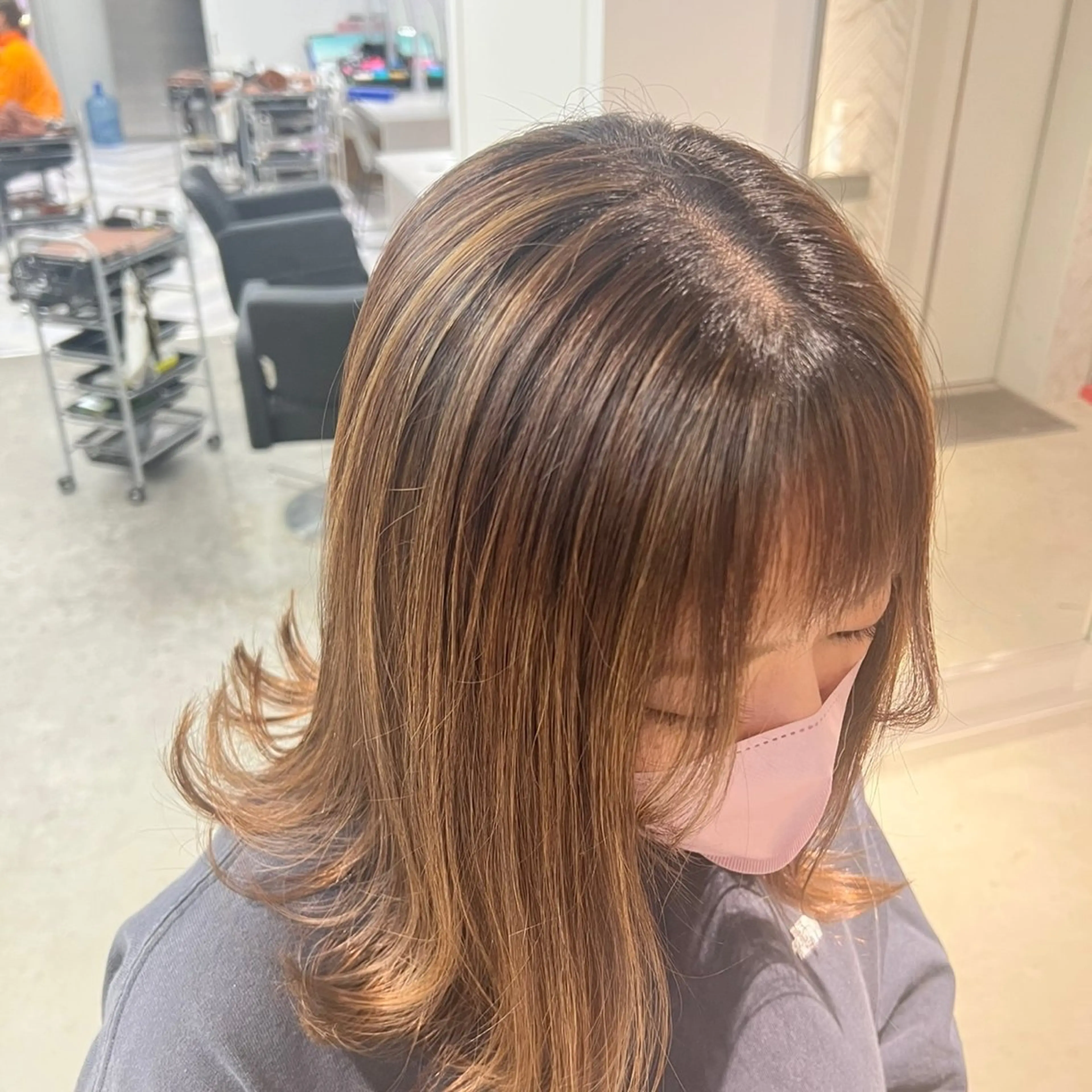 ミディアム カット ヘアカラー トリートメント 艶ハイトーン‪‪🔆 ️️️安座間 希のヘアスタイル