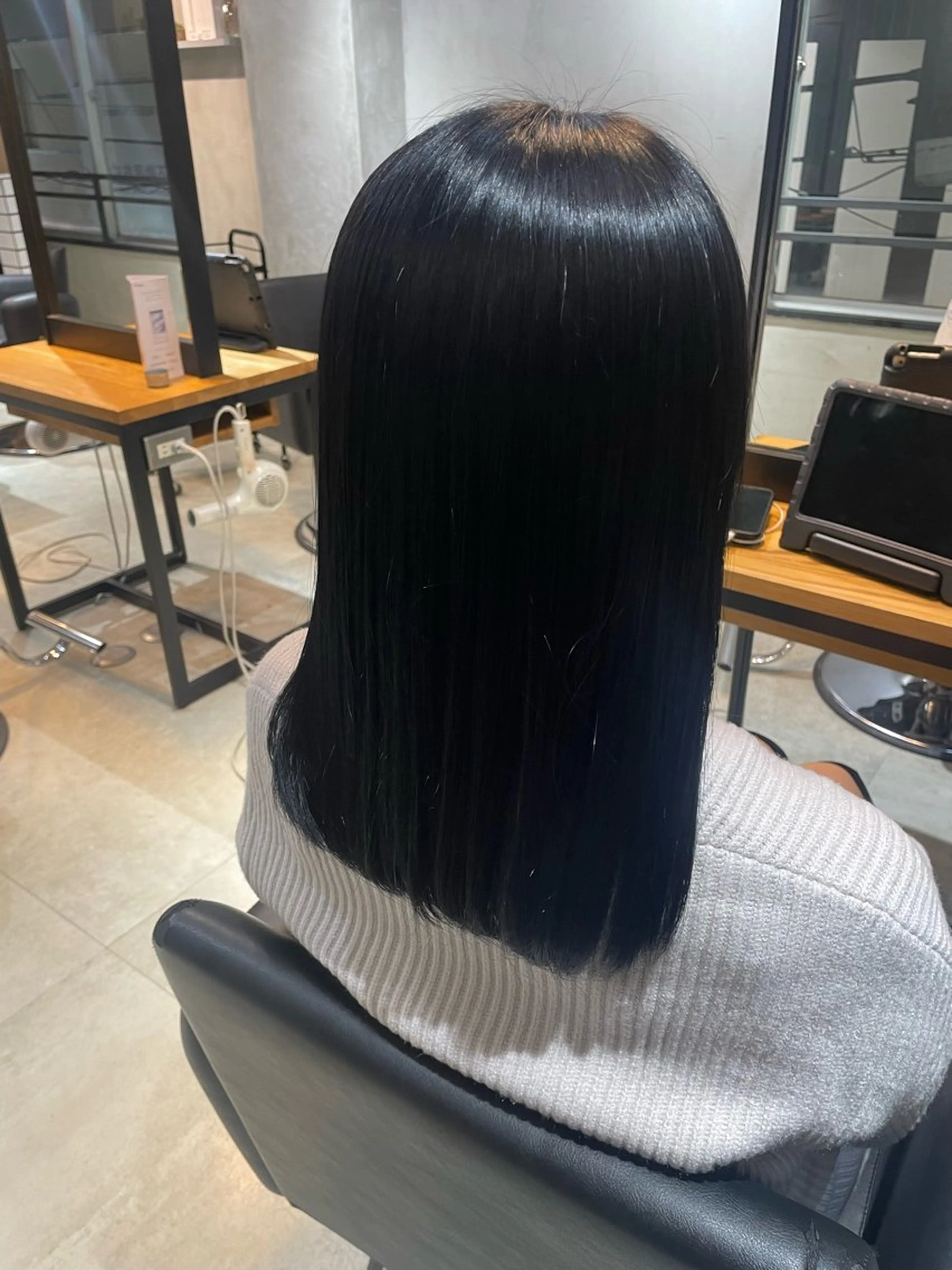 カラー 黒髪 ブルーカラー ブルーブラック HAYATA/透明感 /派手髪/ケアブリのヘアスタイル