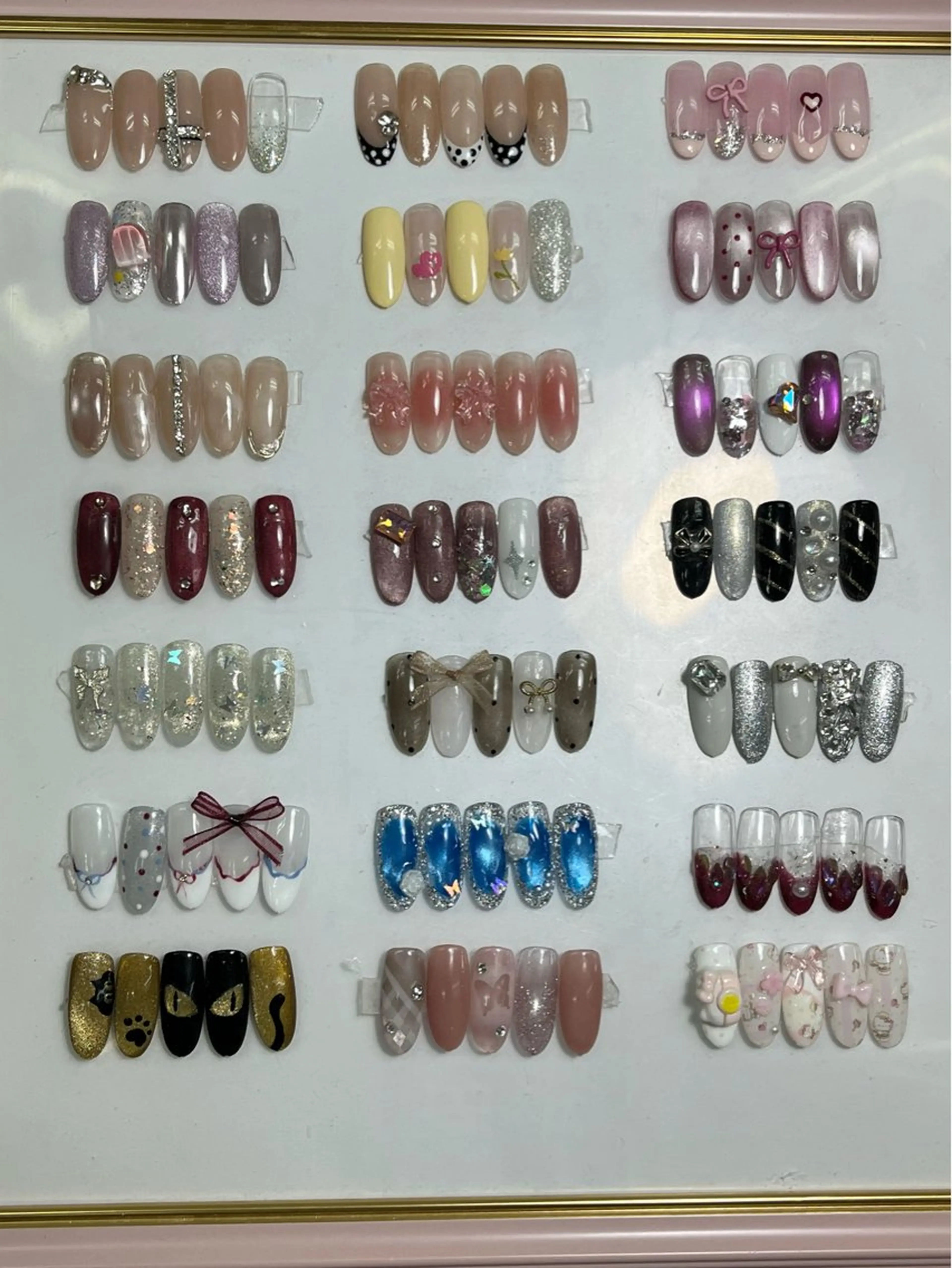 ネイル ハンドネイル ongles chicのネイルデザイン