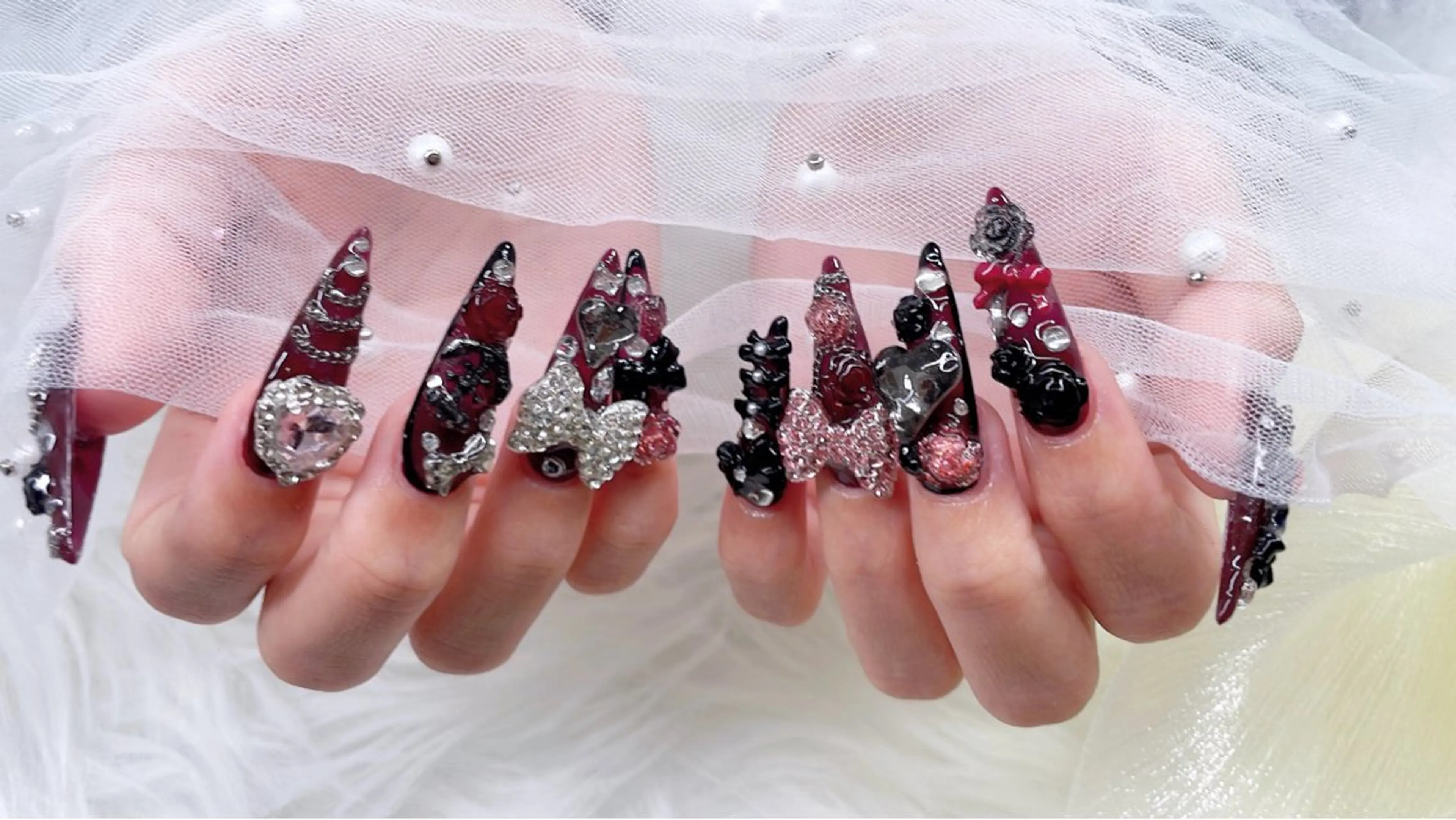 ネイル アニマル柄 チークネイル 成人式 フラッシュネイル フットネイル ハンドネイル B·U Nail大宮 長さだし専門店のネイルデザイン