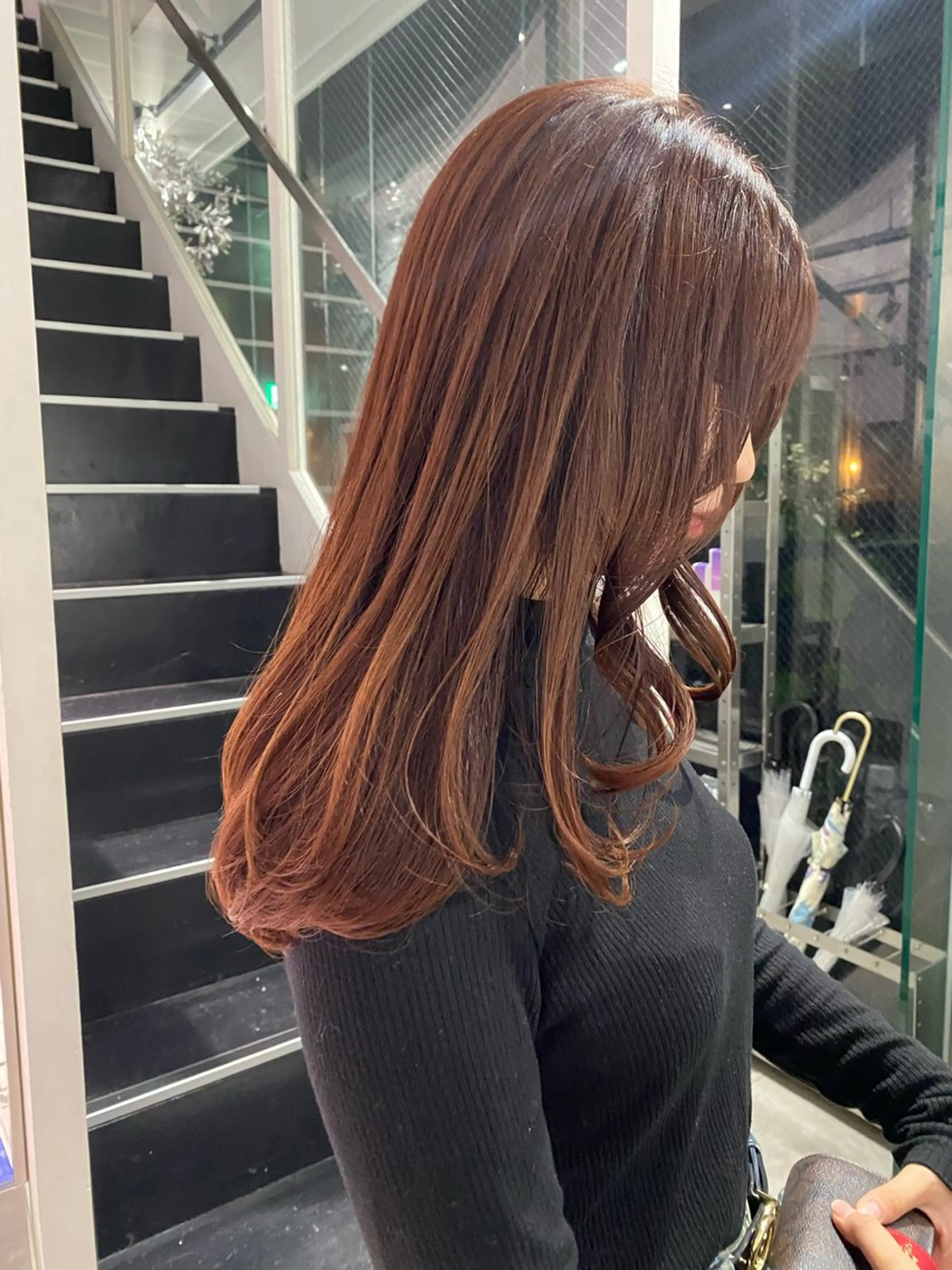 ミディアム カラー ブラウンカラー ピンクカラー ピンクブラウン レイヤーカット とびまつ /ショート/脱白髪染のヘアスタイル