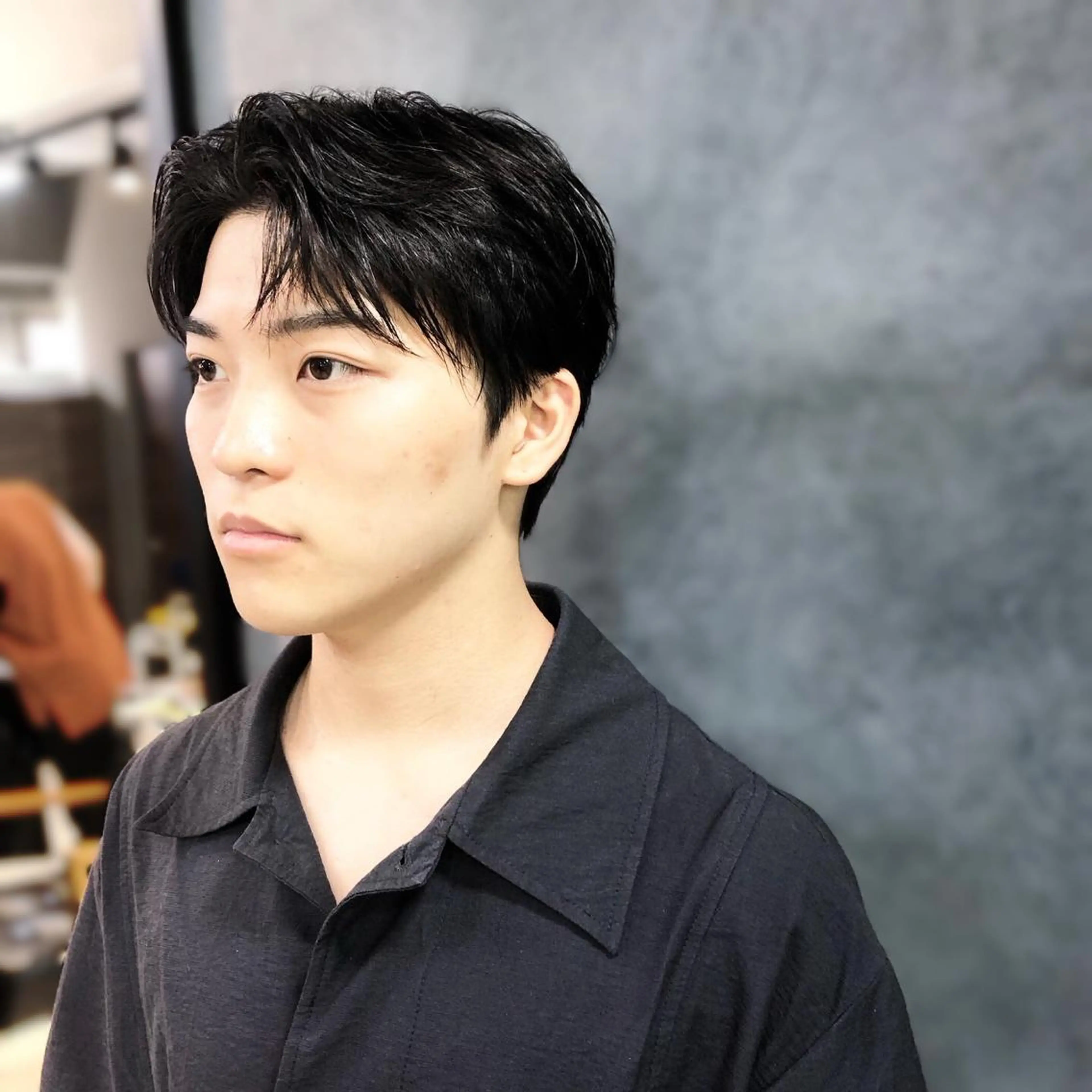 ヘアアレンジ メンズ コンマヘア ダウンパーマ メンズ韓国風 メンズパーマ 刈り上げ カット トリートメント ヘアセット メンズ特化✂️栗原 侑也のヘアスタイル