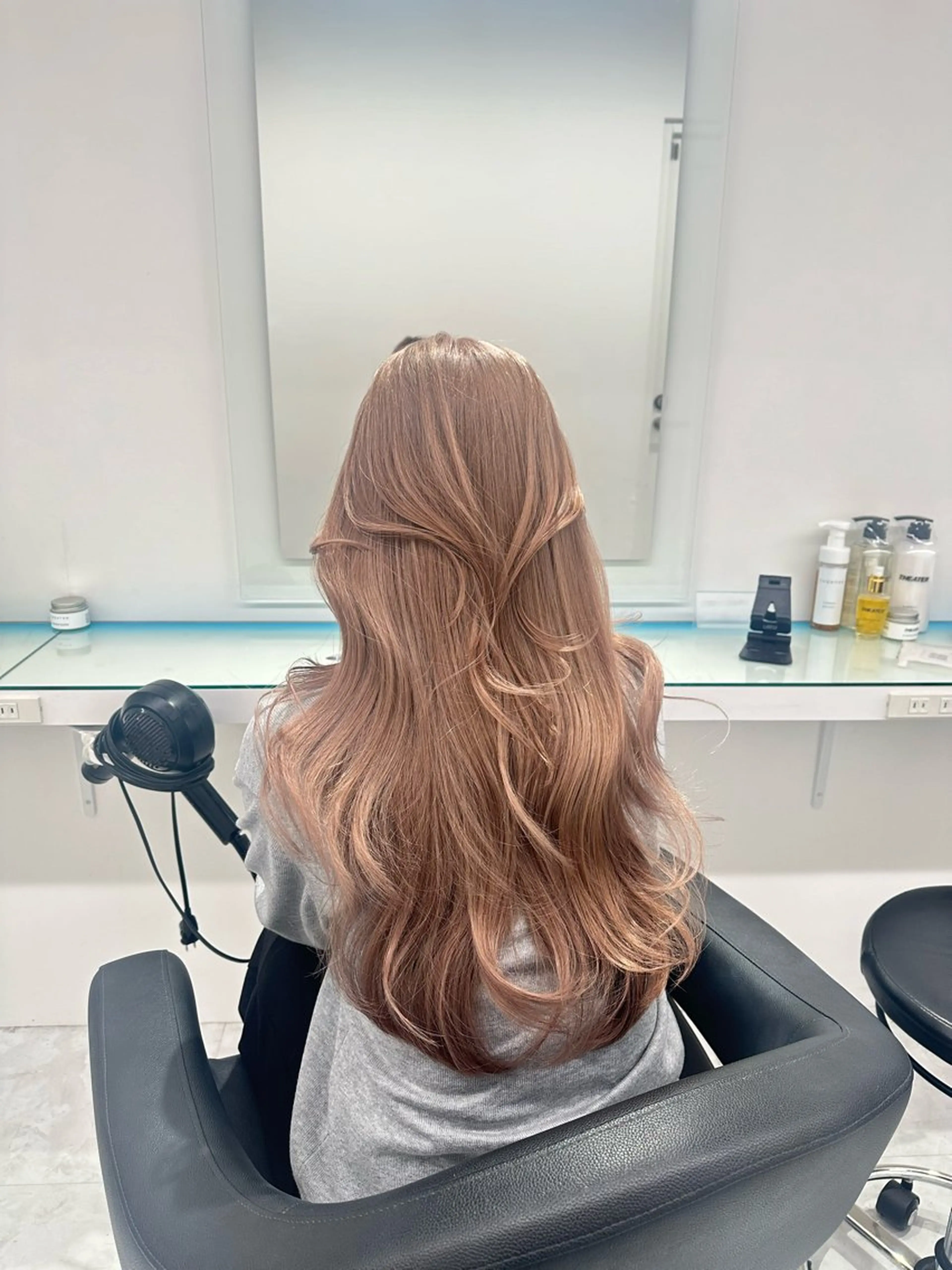 セミロング カラー ❄最強かわいいカラー ❄️MINA❄️のヘアスタイル