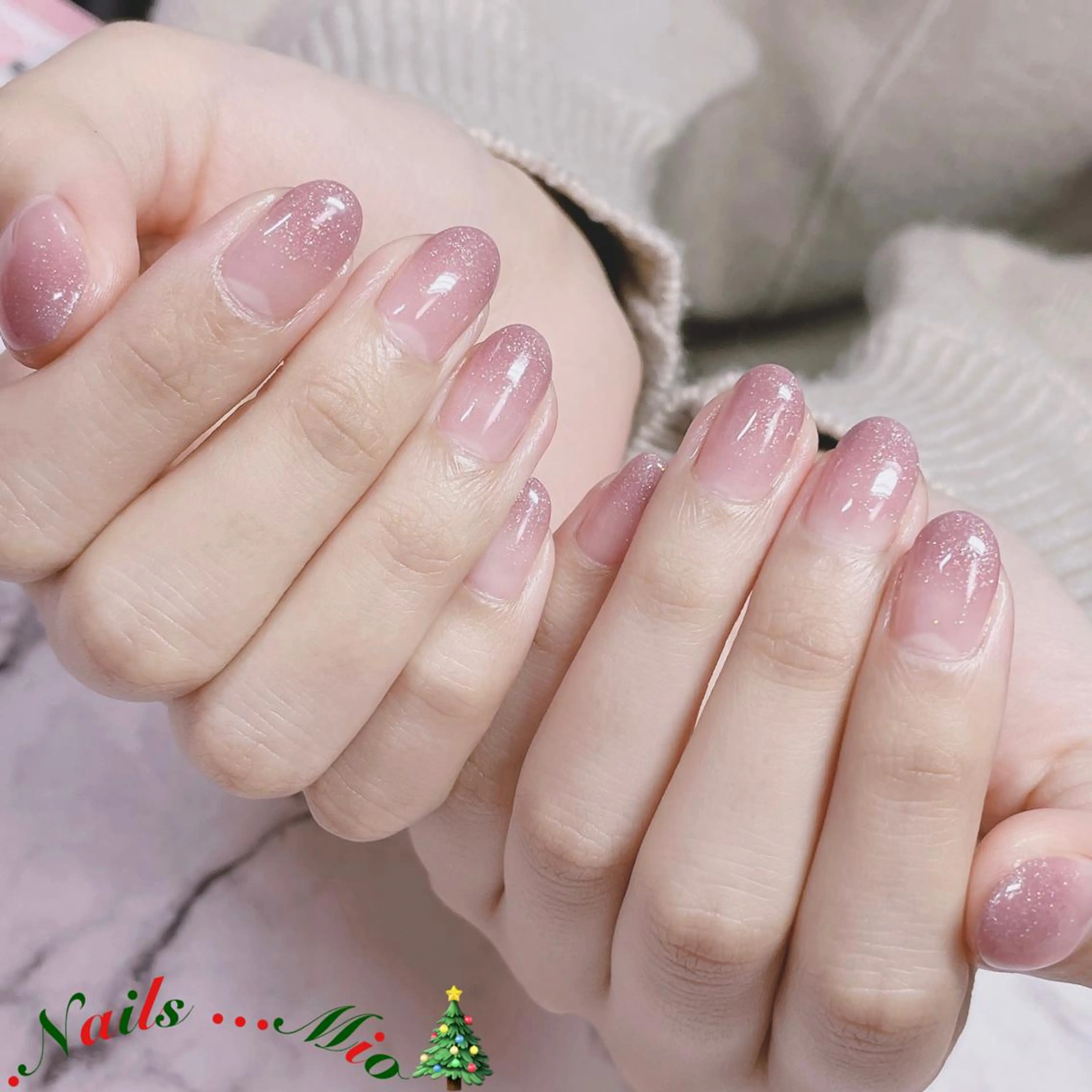 ネイル グラデーション ラメ(グリッター) ラメグラデーション .Nails Mio 赤羽西ネイルサロンのネイルデザイン