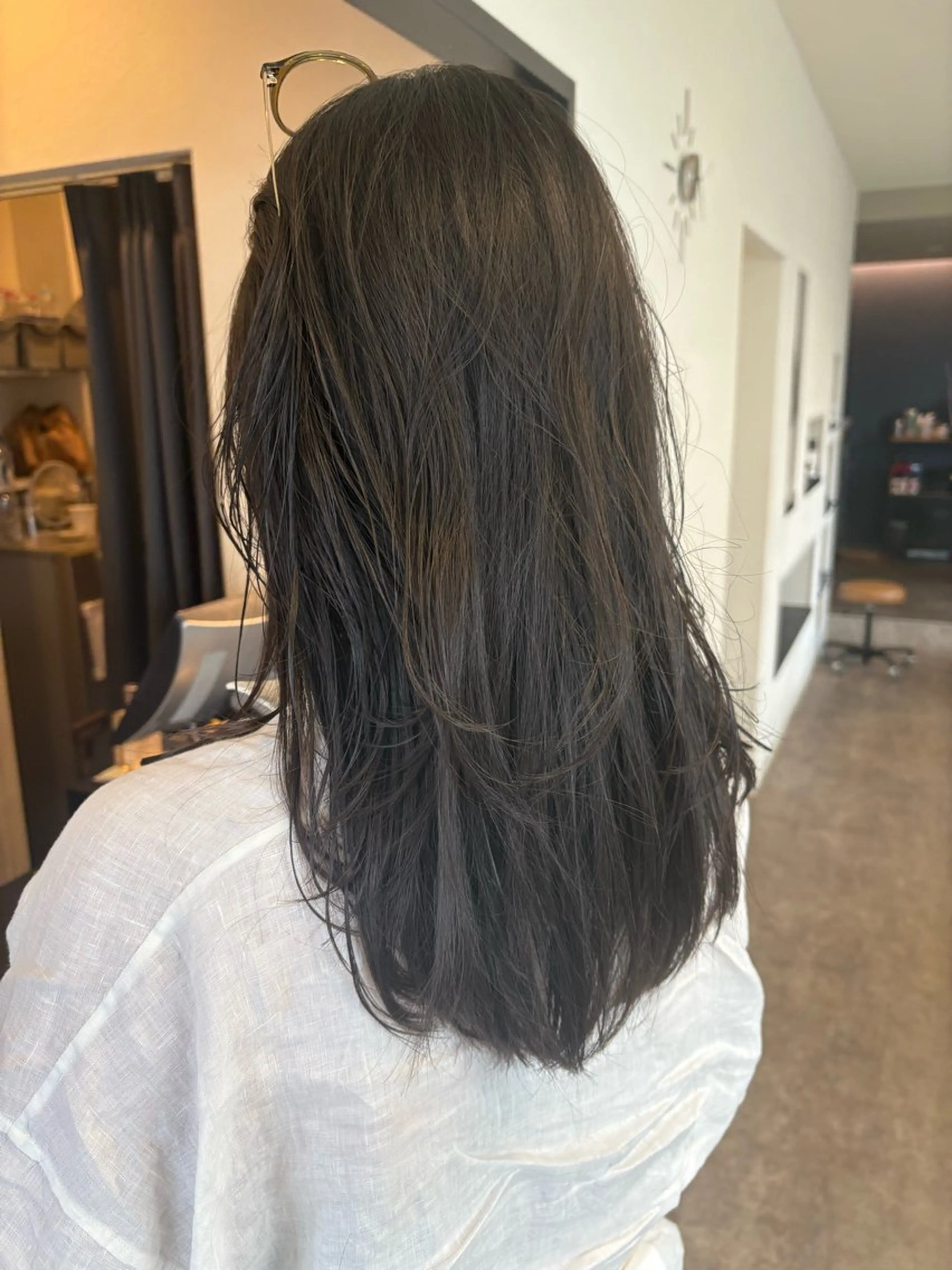 ロング M. YURIのヘアスタイル