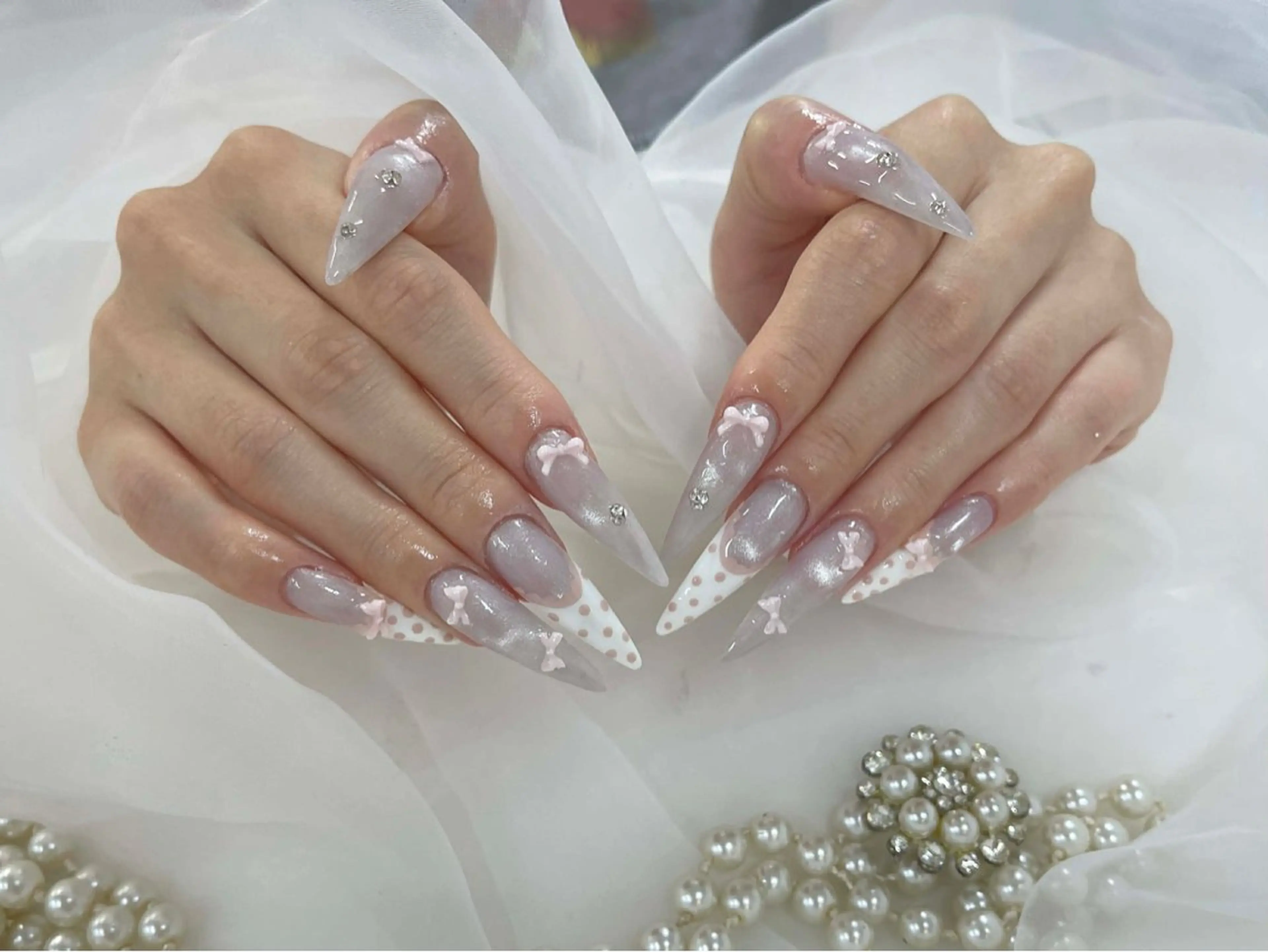 ネイル フラワーネイル 韓国ネイル 持ち込み 春ネイル ワンホンネイル ハンドネイル Huyn Nail Shinjyukuのネイルデザイン