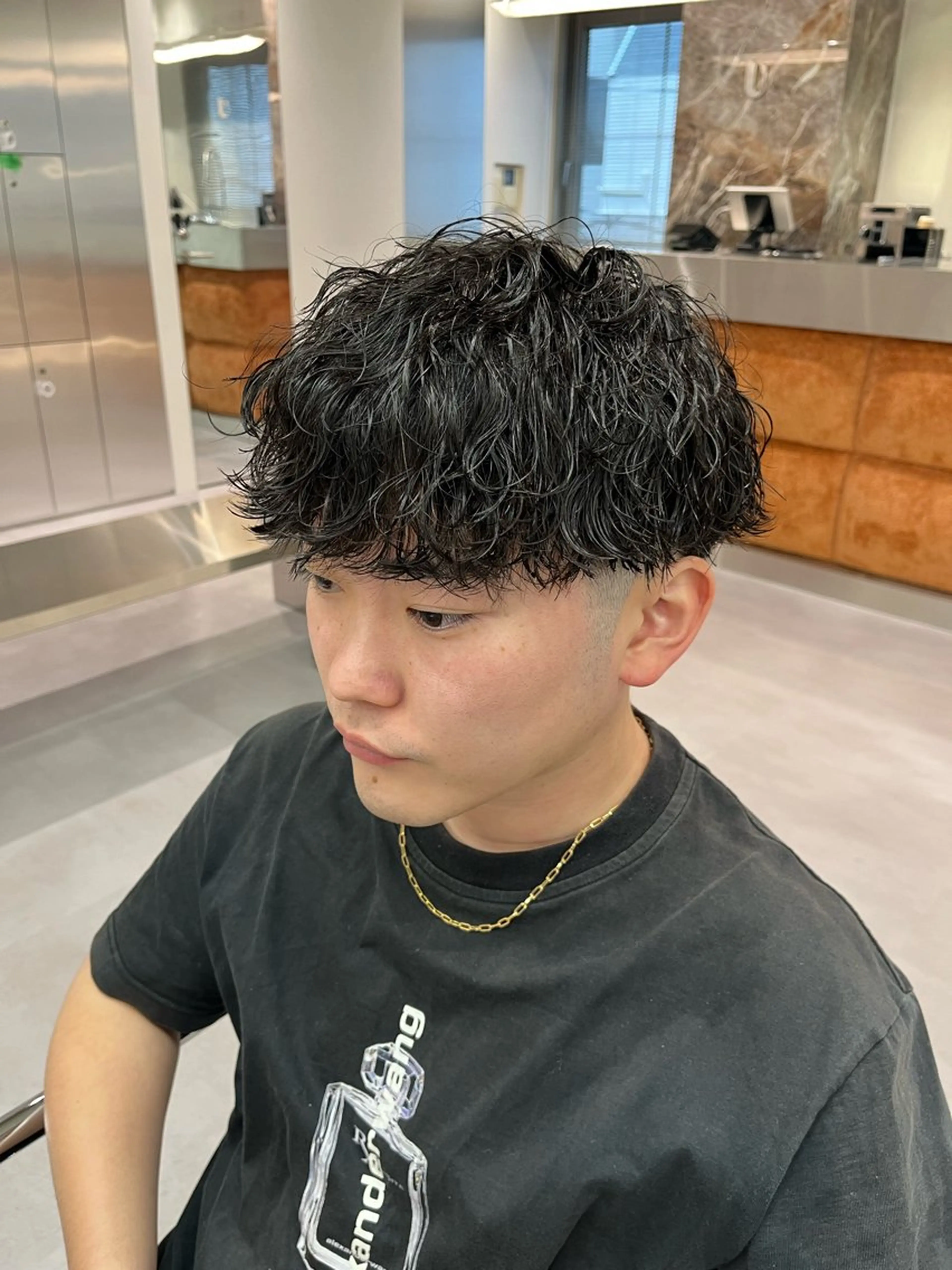 ショート パーマ メンズ ⚡メンズパーマフ ェードカットTomyのヘアスタイル