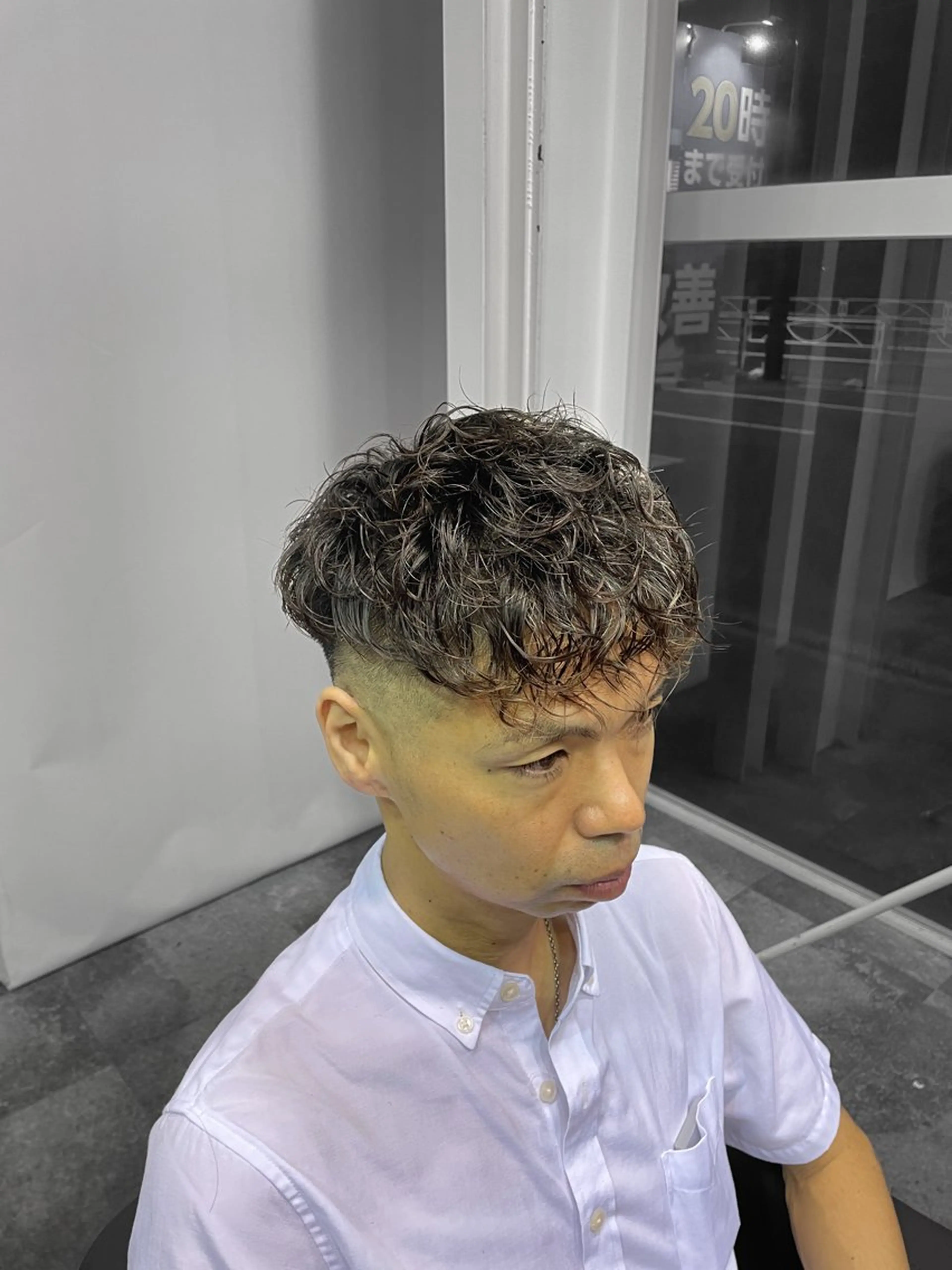 ショート パーマ メンズ メンズパーマ スパイラルパーマ カット パーマ 平井 芳琉のヘアスタイル