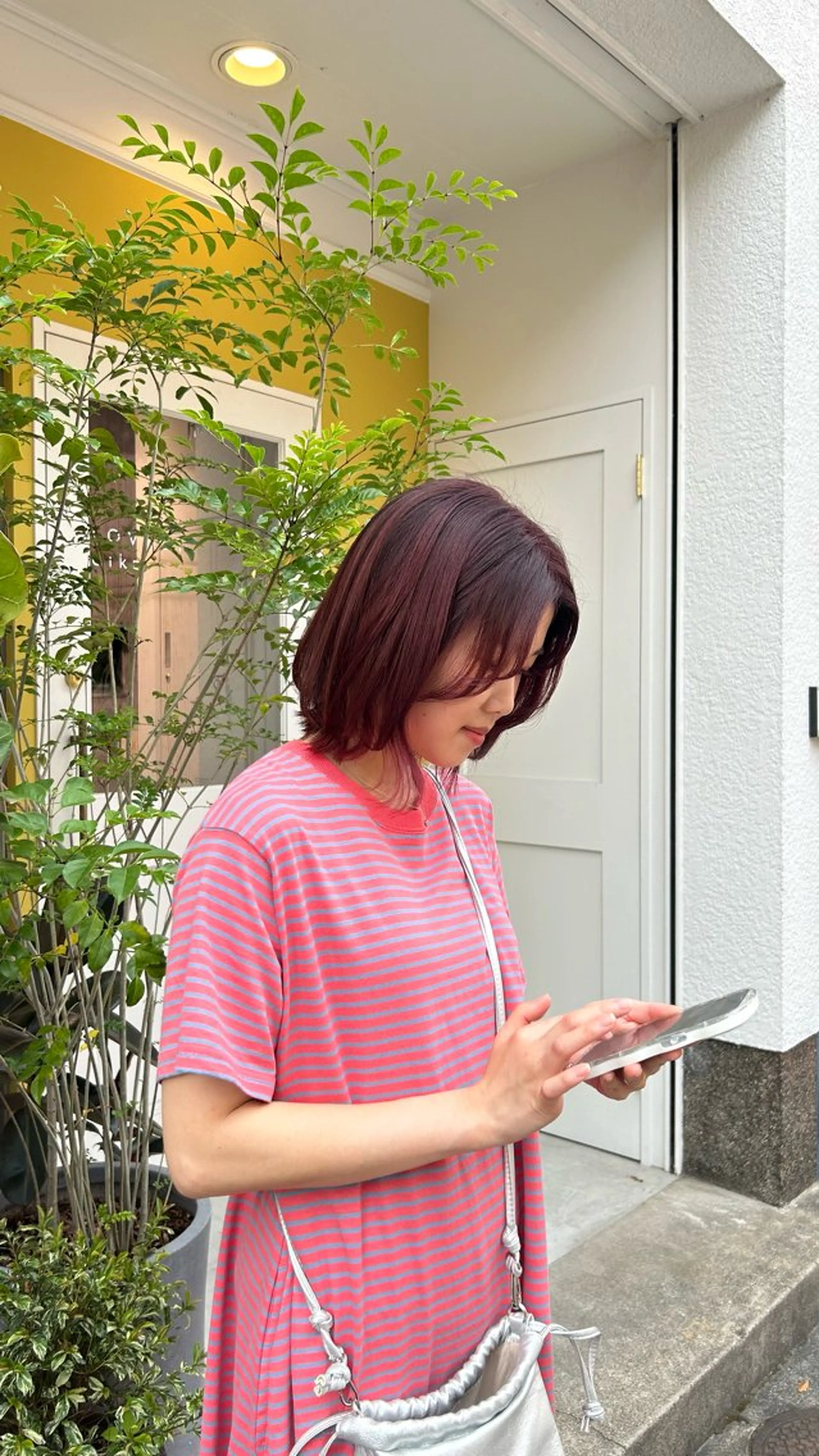 ショート カラー ブラウンカラー ピンクカラー ピンクブラウン LOVESTOIKE 井上つぐみ/透明感のヘアスタイル