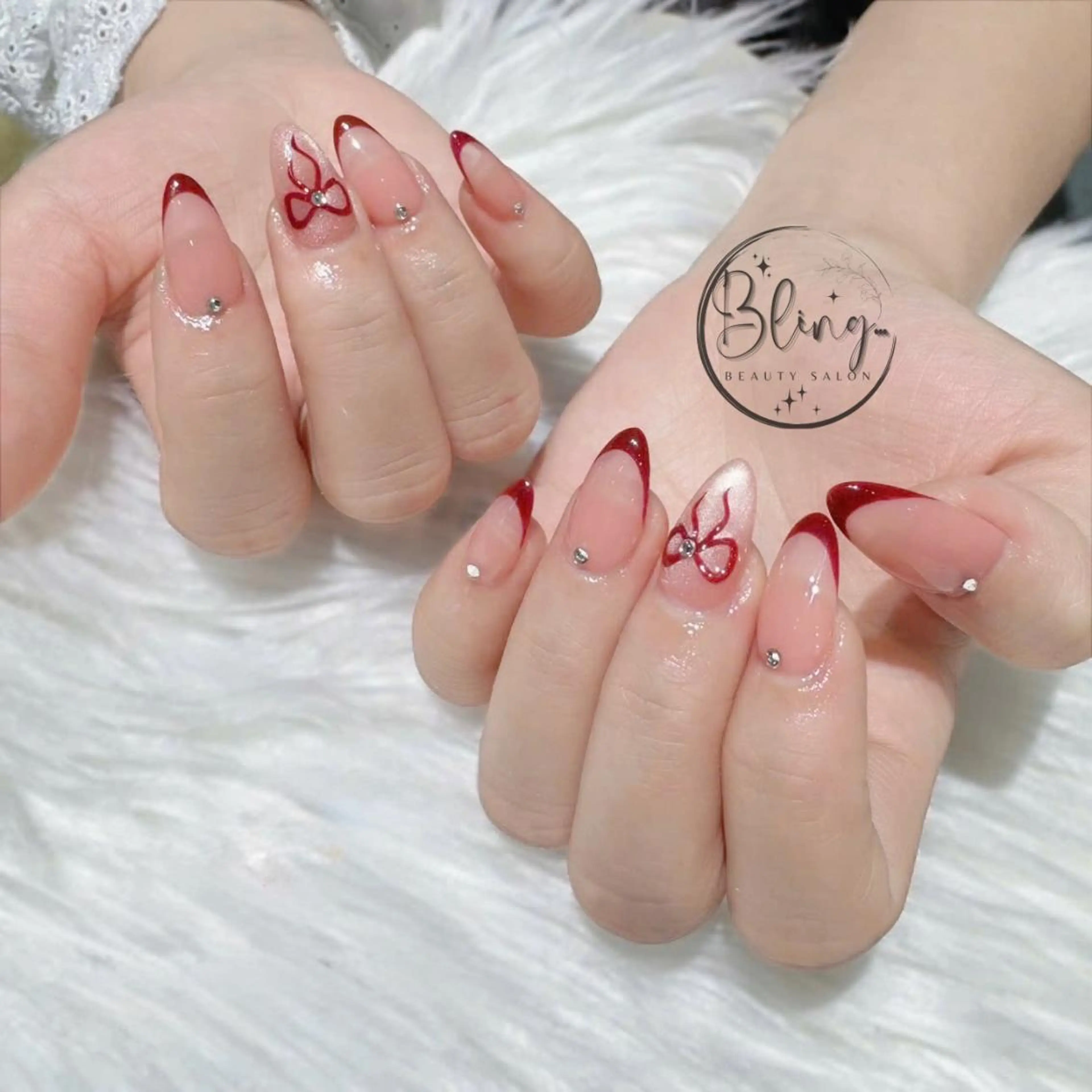 セミロング 韓国風ヘア ハンドネイル Bling Salonのネイルデザイン