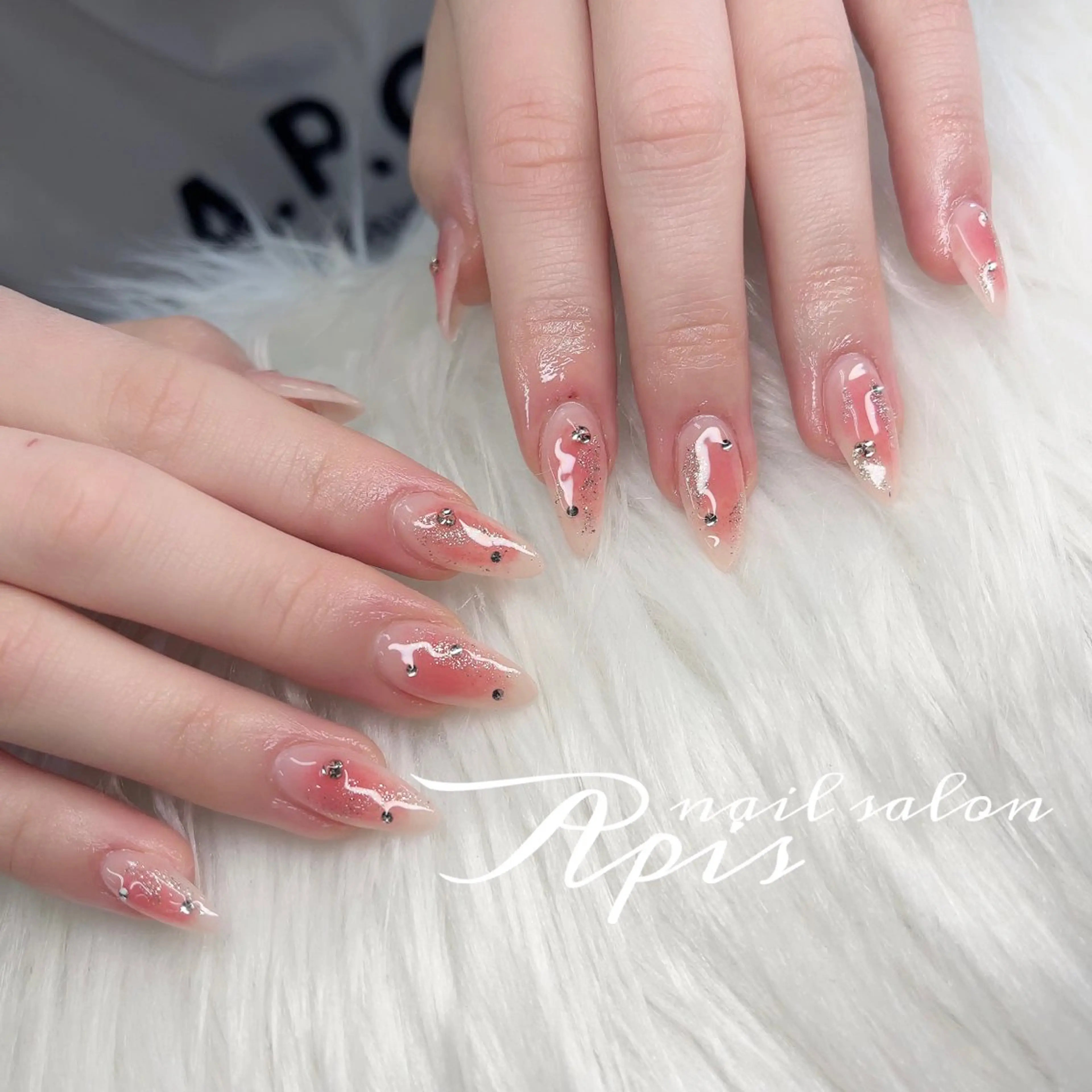 ネイル ハンドネイル Apis manakaのネイルデザイン