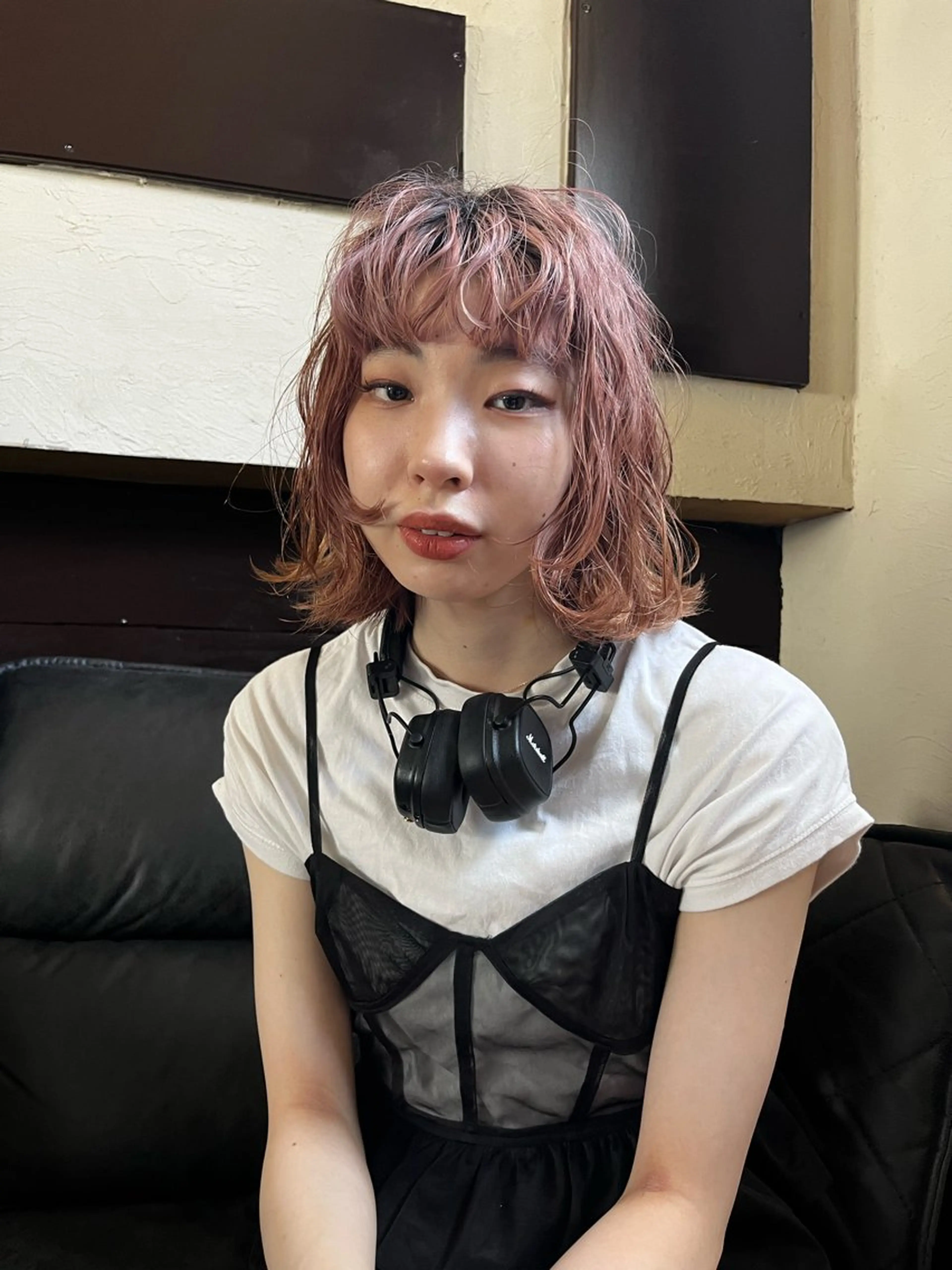 ショート カラー ピンクカラー レイヤーカット/ブラ ウンカラー/河野凜のヘアスタイル